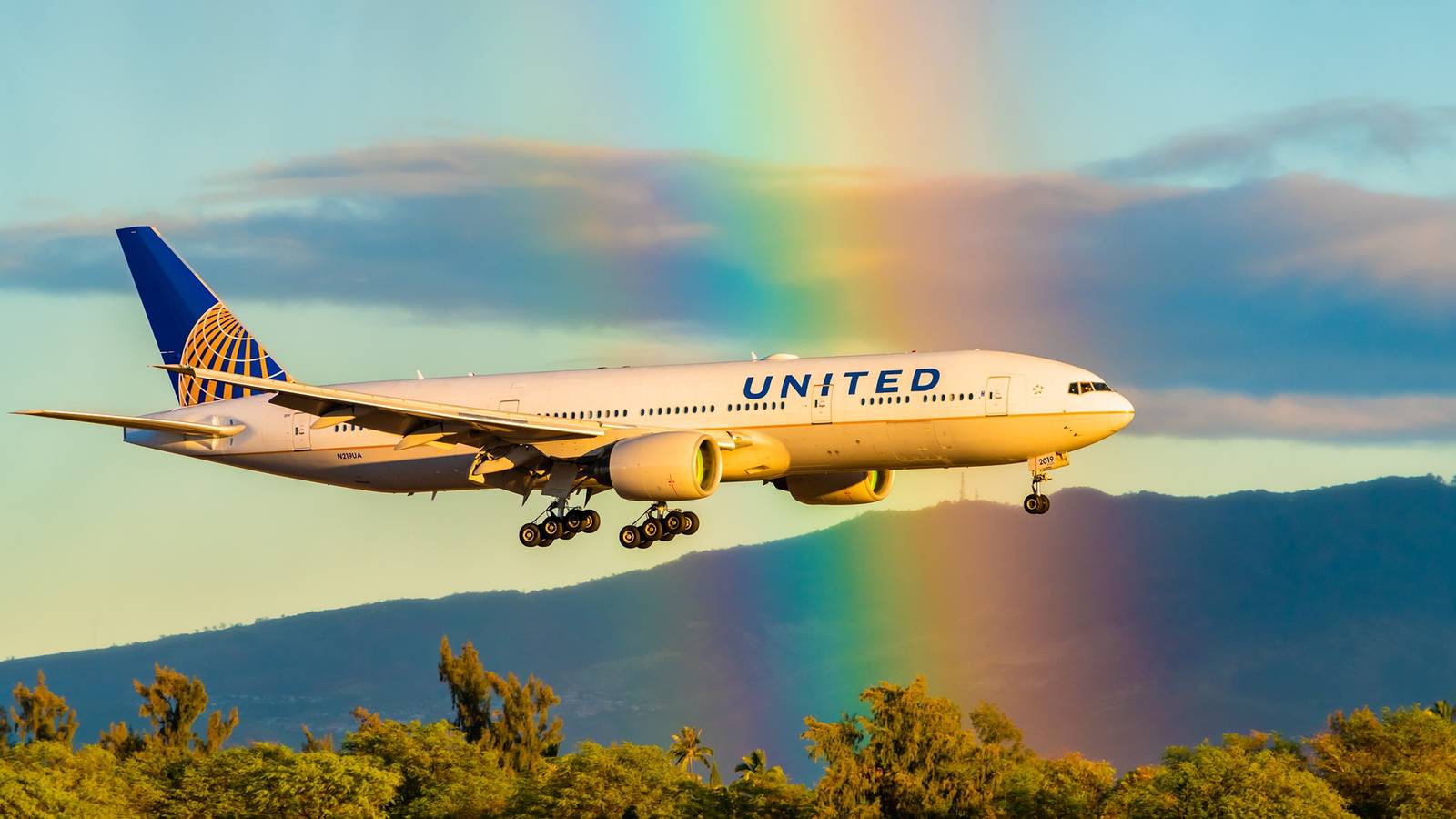 United Airlines' Flights To Hawaii: The 5 Hubs Offering The Most Flights To The Aloha State