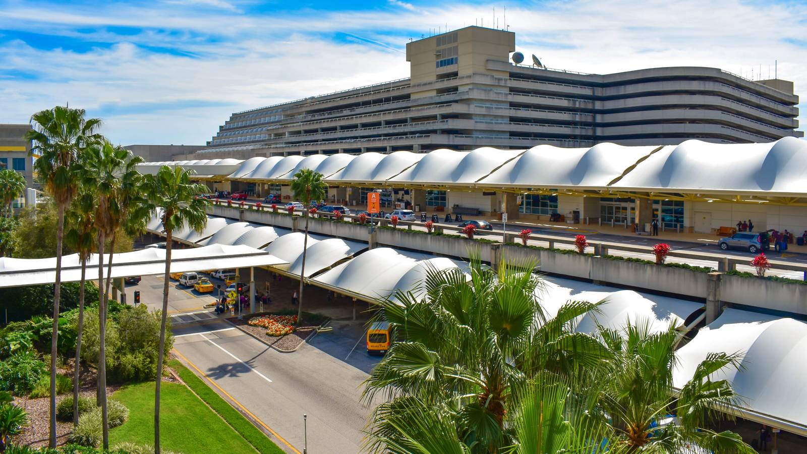 How To Access The Lounges At Orlando Airport When Flying In Economy