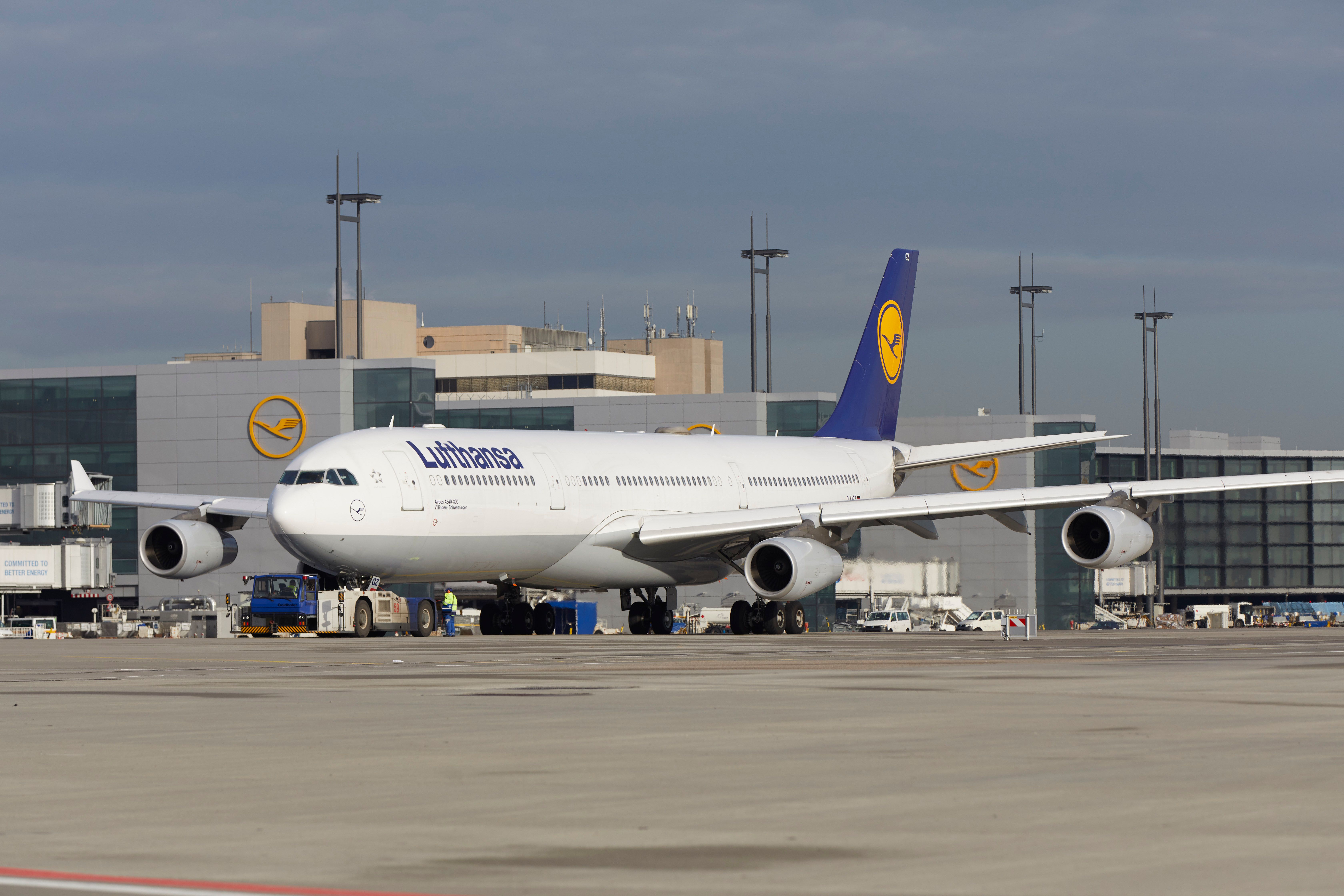 Airbus A340-200 Vs A340-300: What Are The Differences?