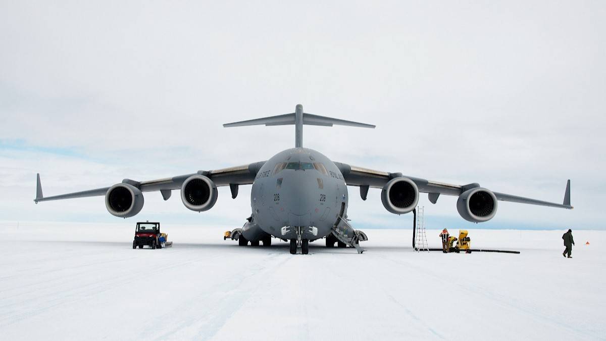 Which Aircraft Can Land In Antarctica?