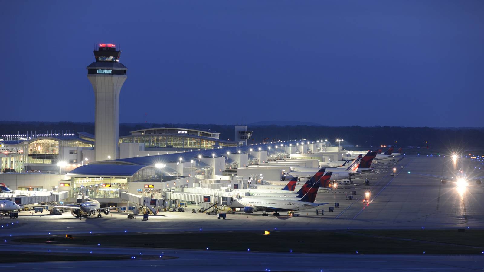Detroit Metro Airport Launches Loyalty Program To Earn Points, Cashback, And Airline Miles