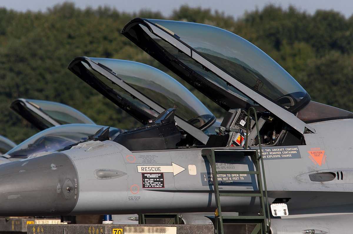 Have Glass Inside The F-16 Cockpit's Golden Bubble Canopy