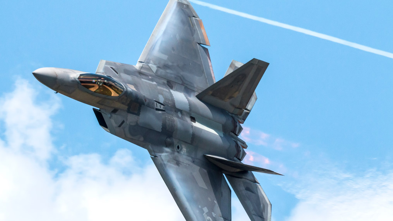 F-22 Raptor Vs F-15EX Eagle II: Advanced US Fighters Face-Off