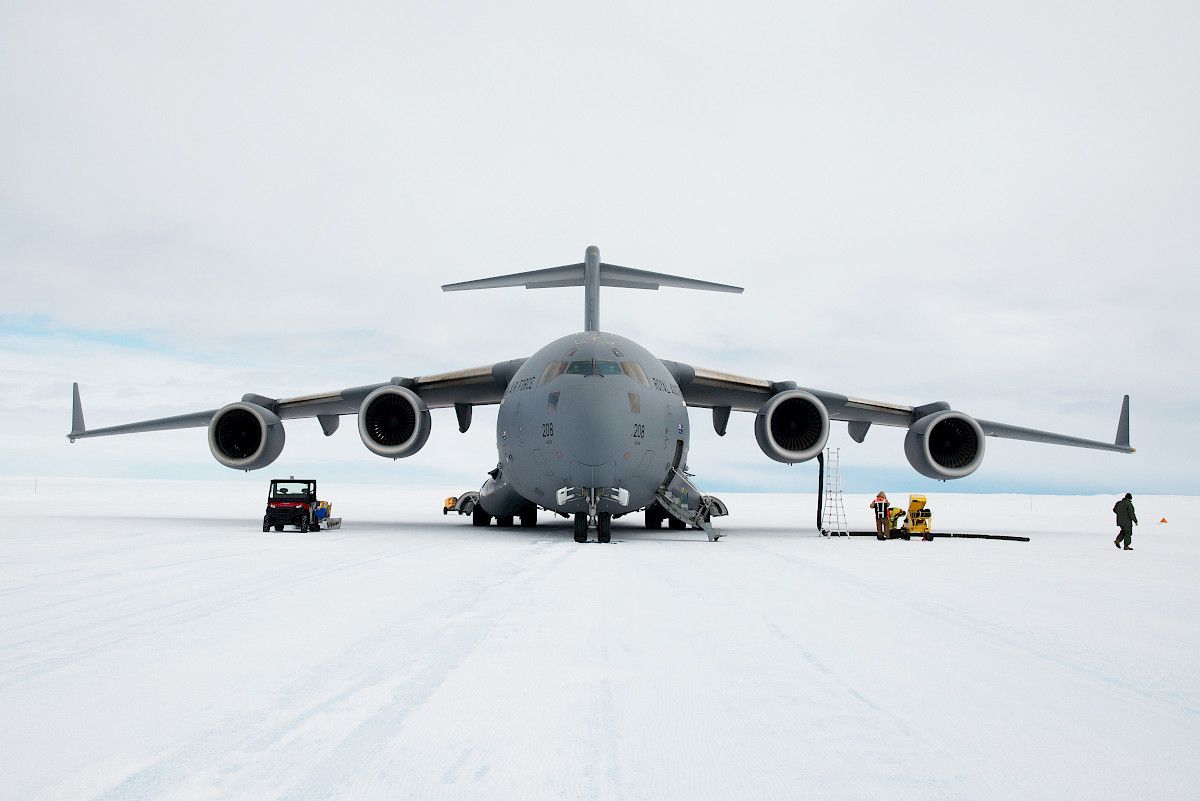 Which Aircraft Can Land In Antarctica?