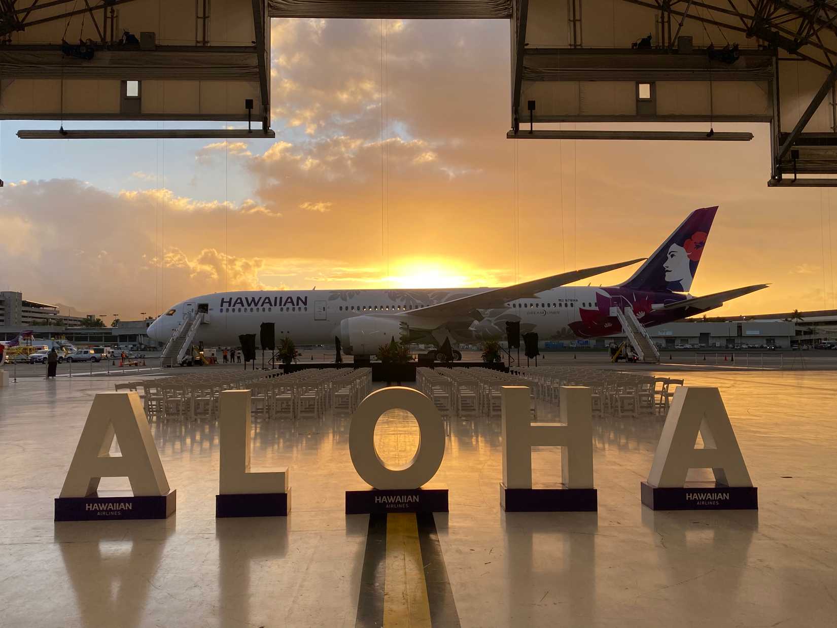 Kapuahi Takes Off: Hawaiian Airlines' New Boeing 787 Dreamliner