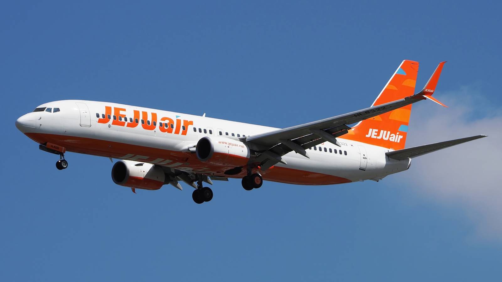 151 Dead After Jeju Air Boeing 737-800 Crashes Off Runway In Muan, South Korea
