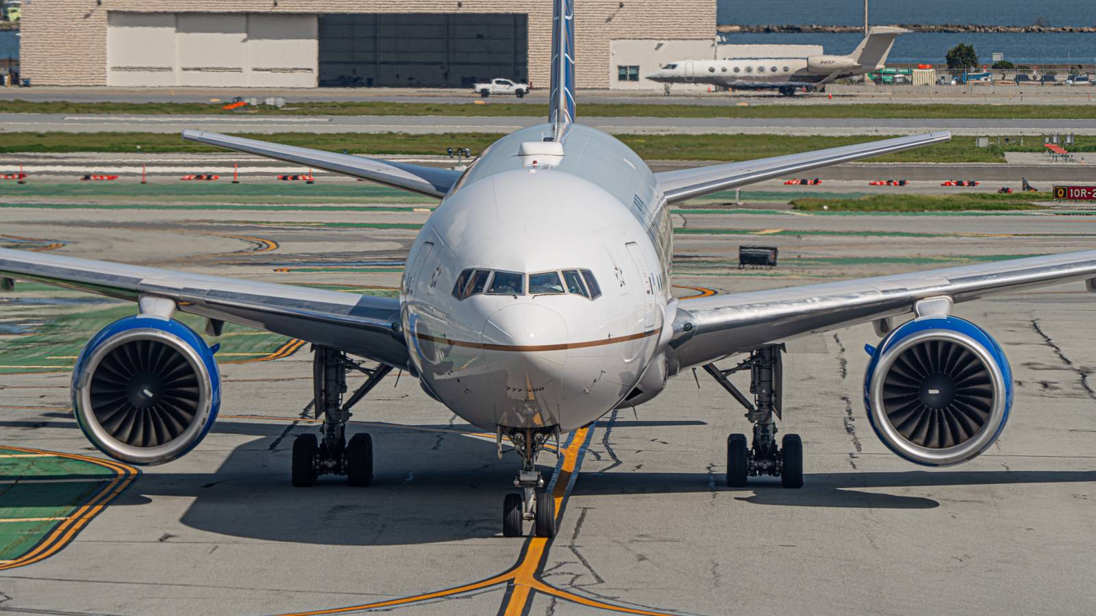 Christmas Miracle? United Airlines Schedules Boeing 777-200 Flights Between Chicago O’Hare & Fort Lauderdale