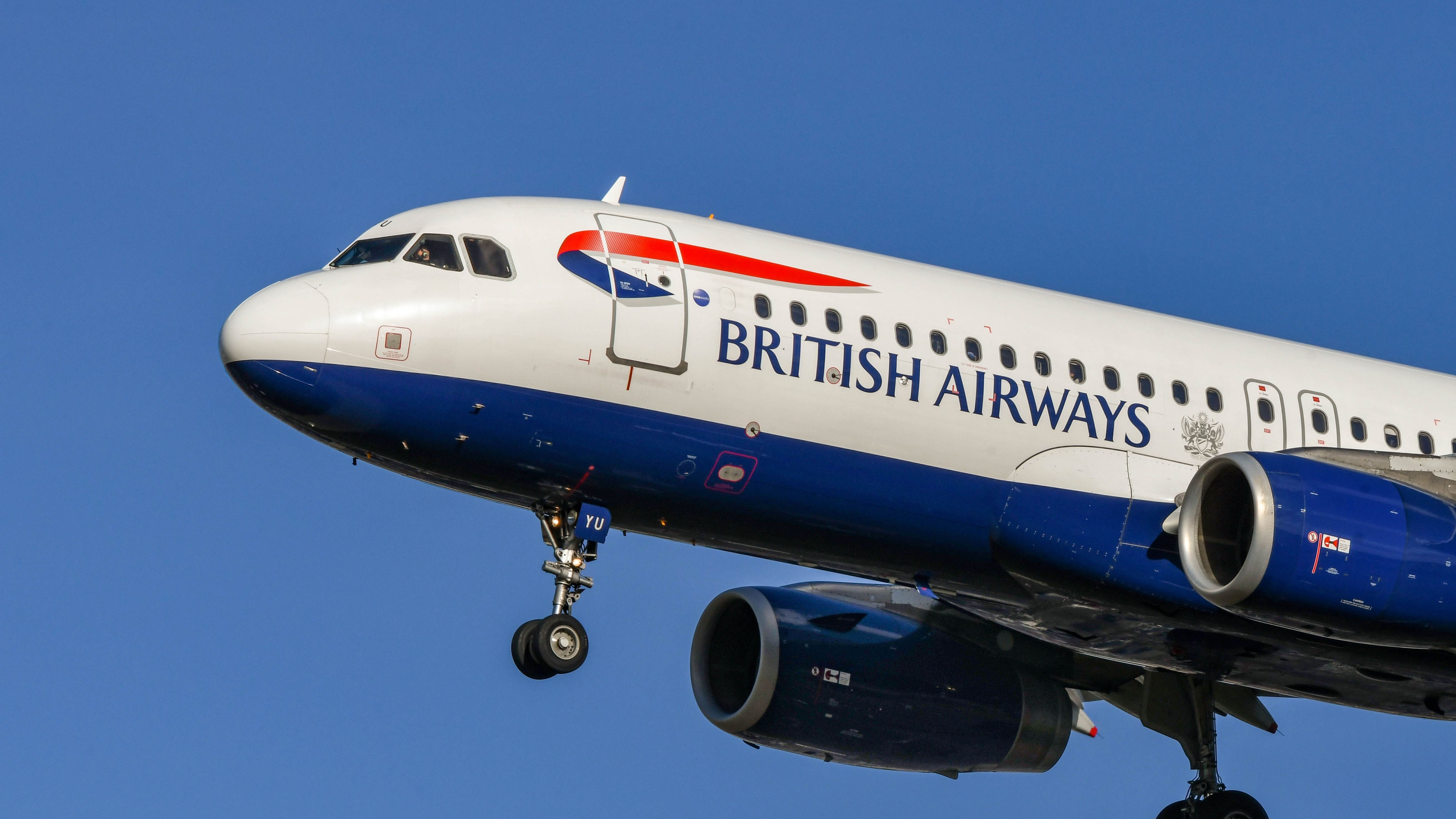 British Airways Airbus A320 Crew Shuts Engine Down On Approach To