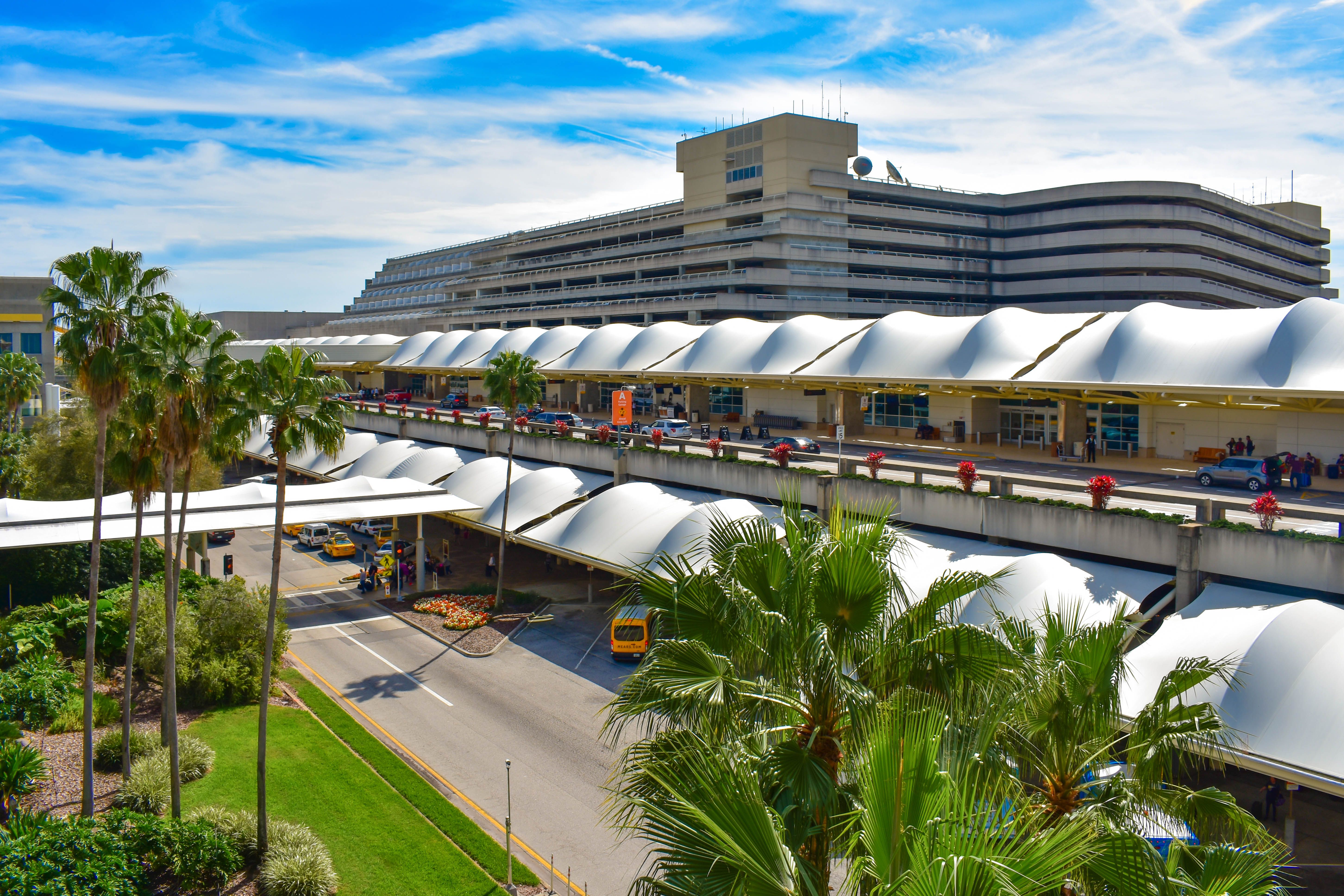 How To Access The Lounges At Orlando Airport When Flying In Economy