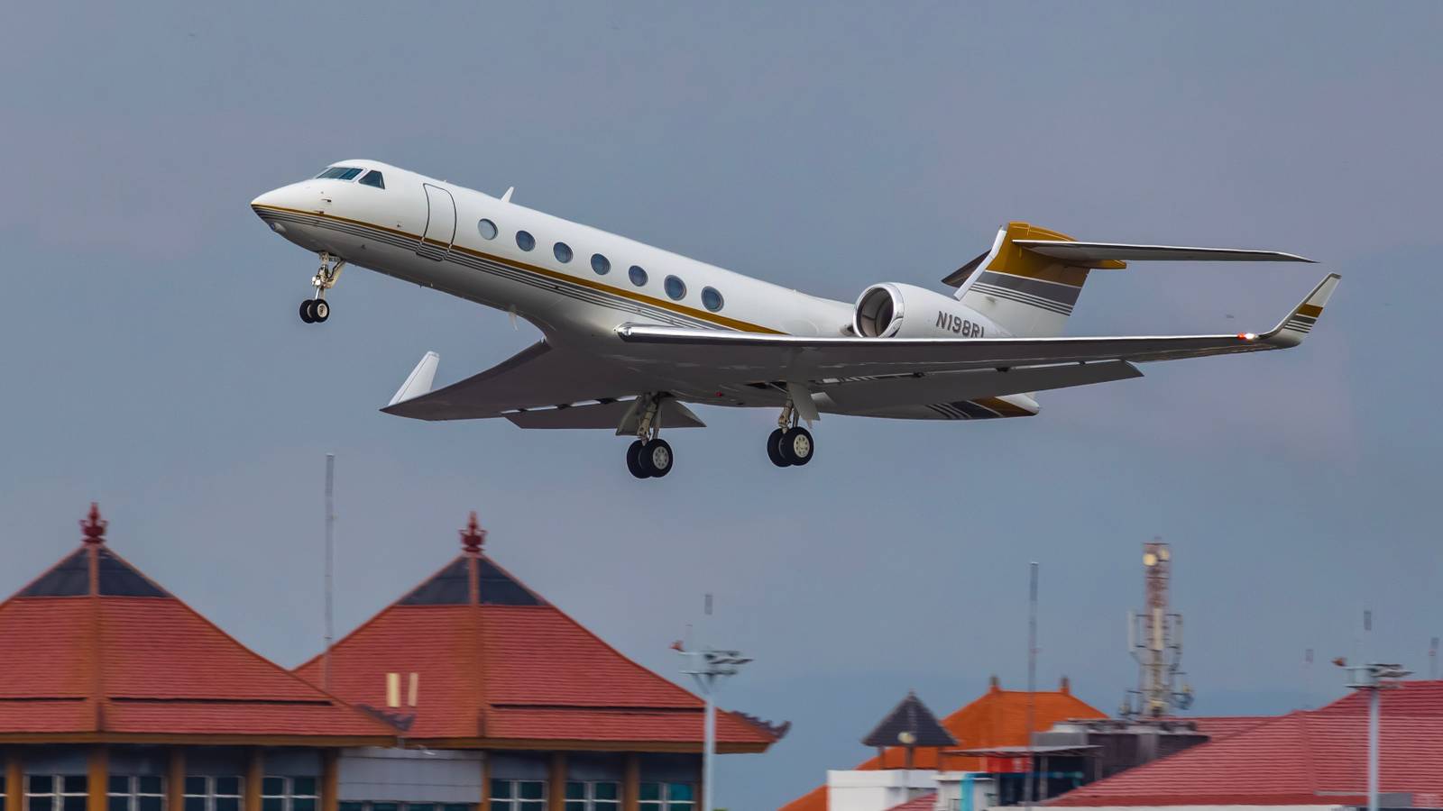 Charter Companies Begin Offering Paddock Access At F1 Races