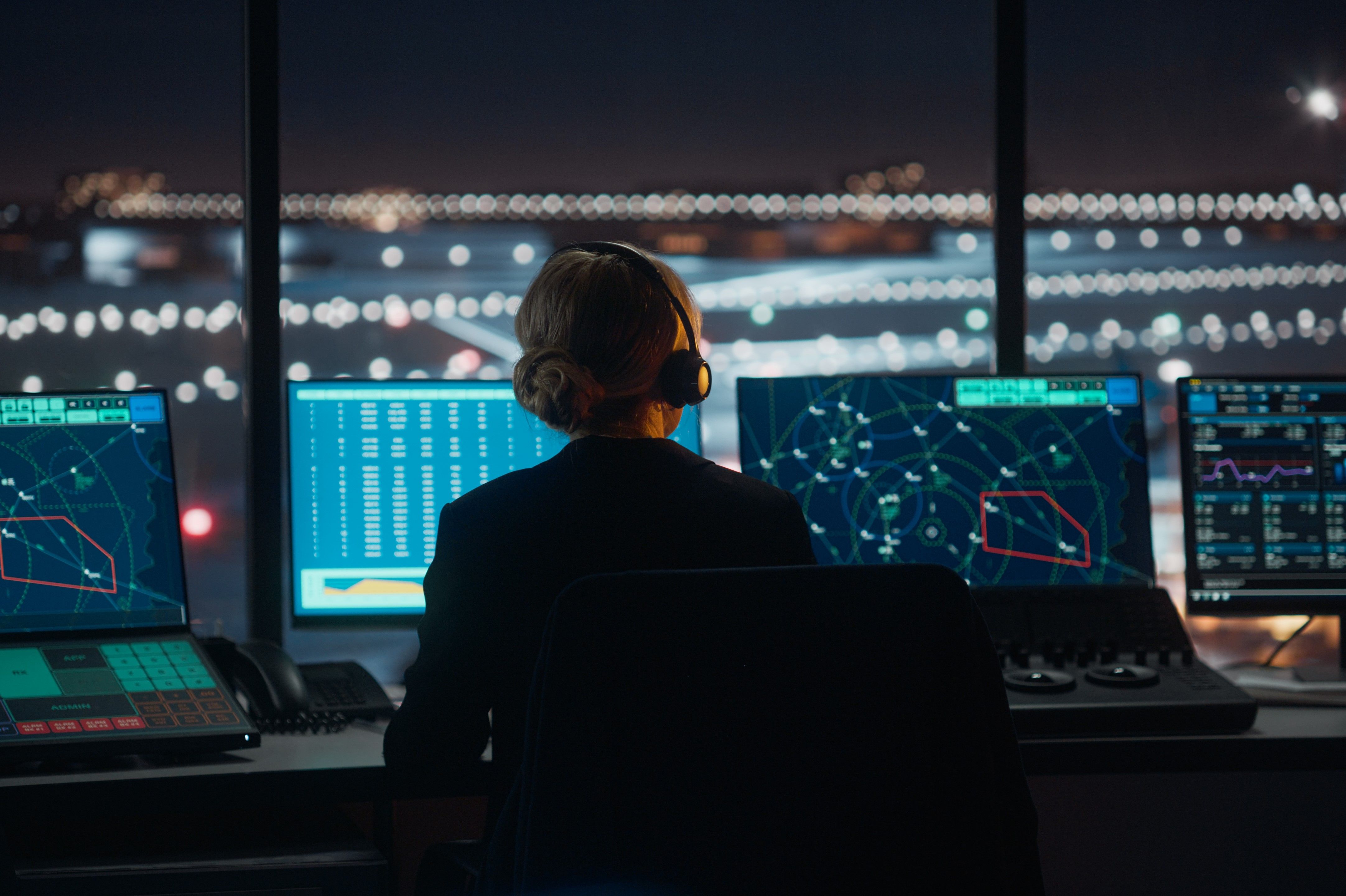 Want To Be An Air Traffic Controller? How To Apply And What To Expect In Training