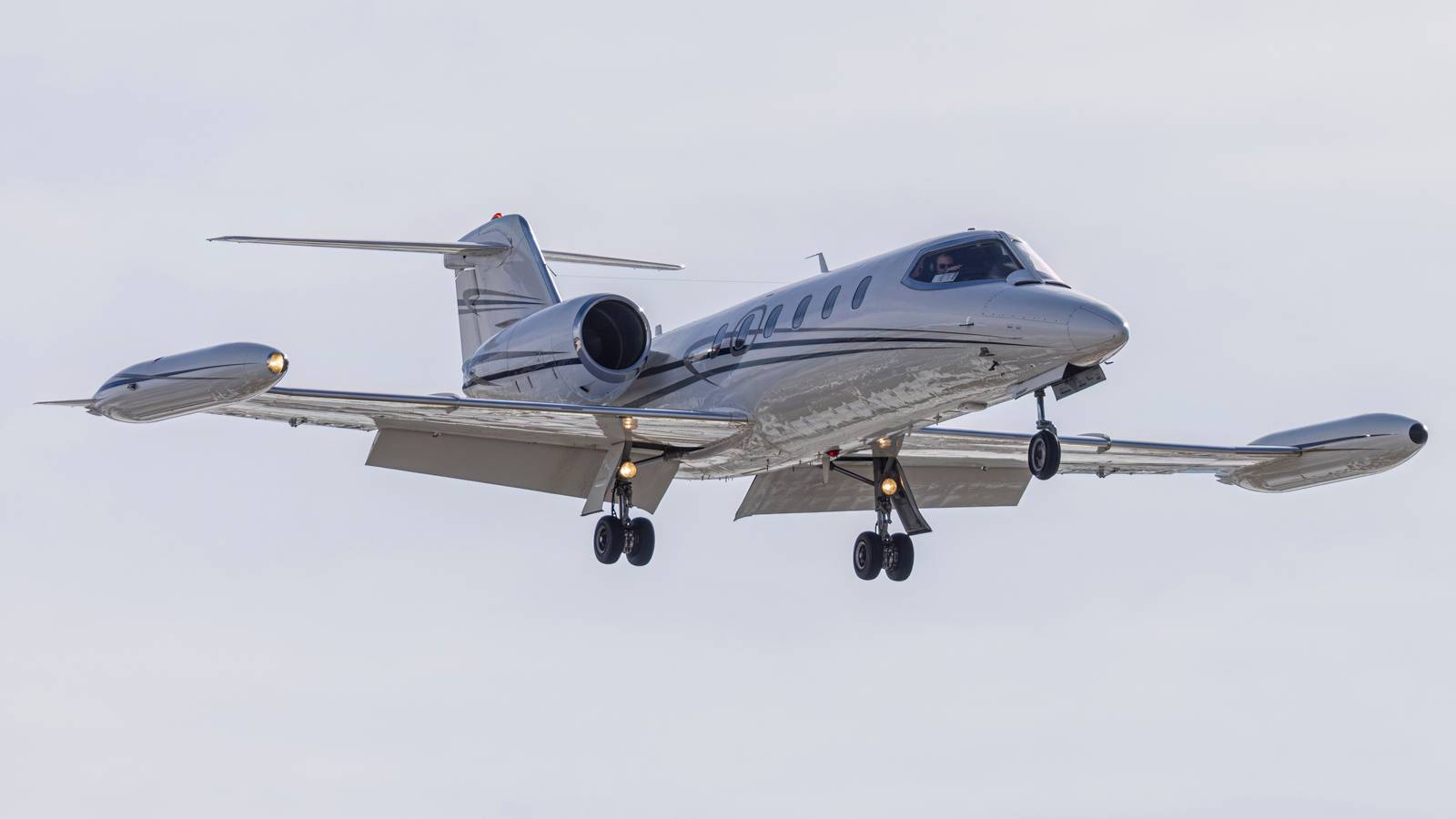 Around The World In A Learjet? Fastest Circumnavigation Attempt Begins