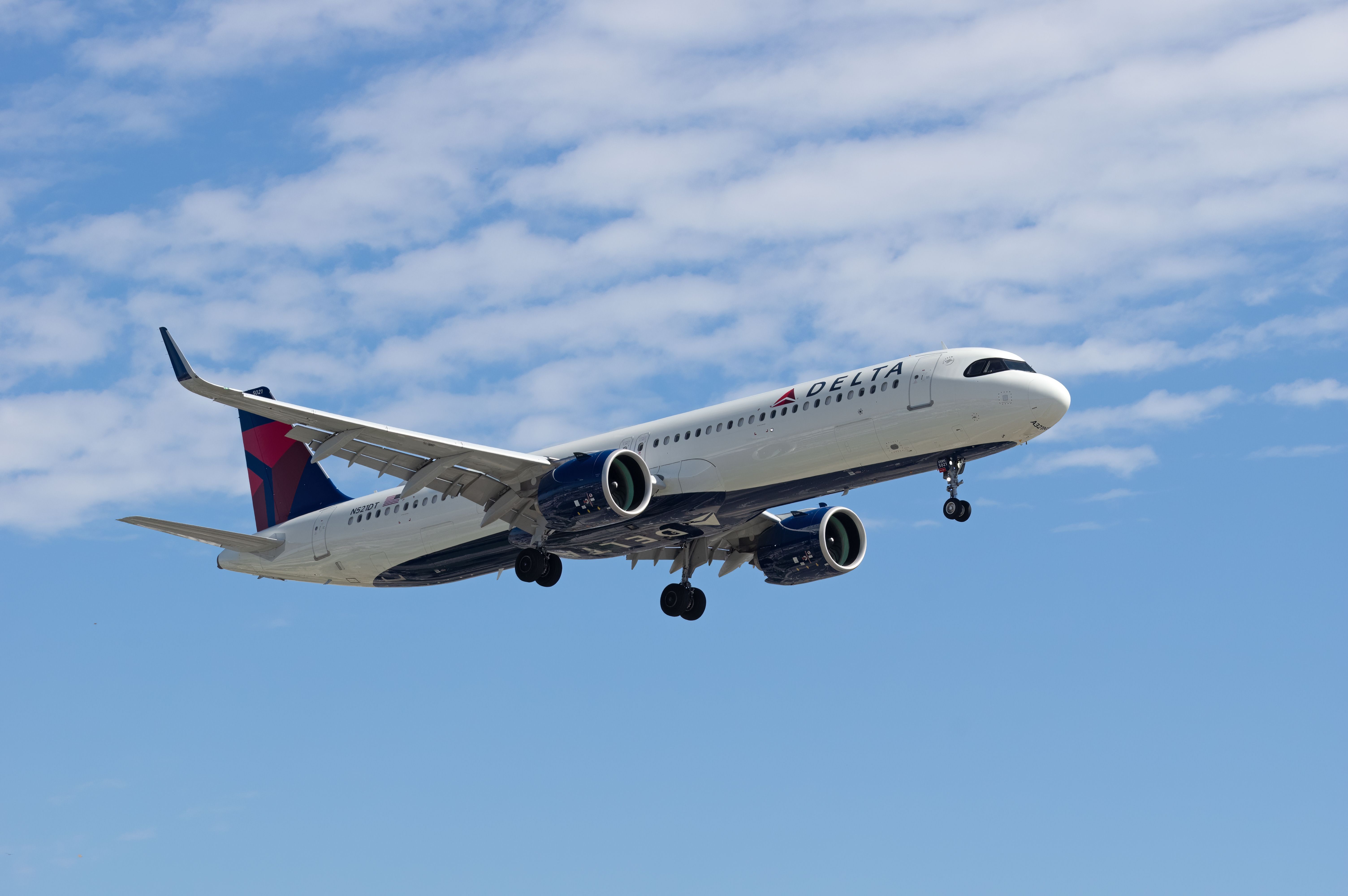 Which SkyTeam Alliance Airlines Offer Status Matches For Frequent Flyers?