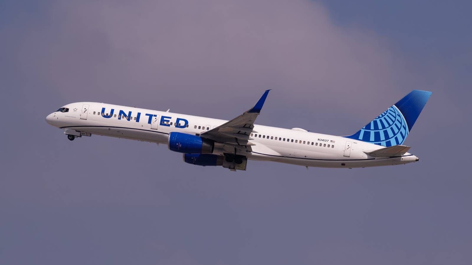 United Airlines Calls Off Faro, Portugal Service & Delays Tokyo-Cebu Flights After FAA Scrutiny