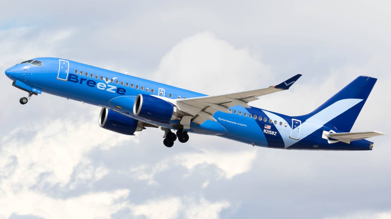 Breeze Airways Flight Attendants Vote 76.3% In Favor Of Joining Union