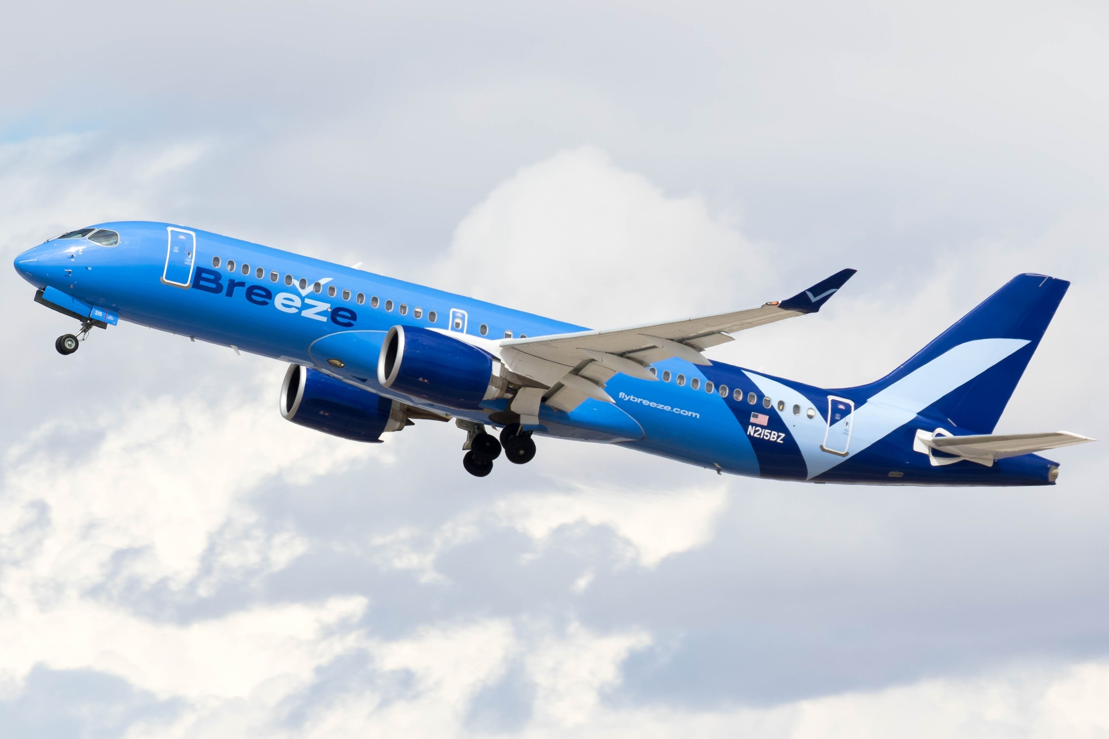 Breeze Airways Flight Attendants Vote 76.3% In Favor Of Joining Union