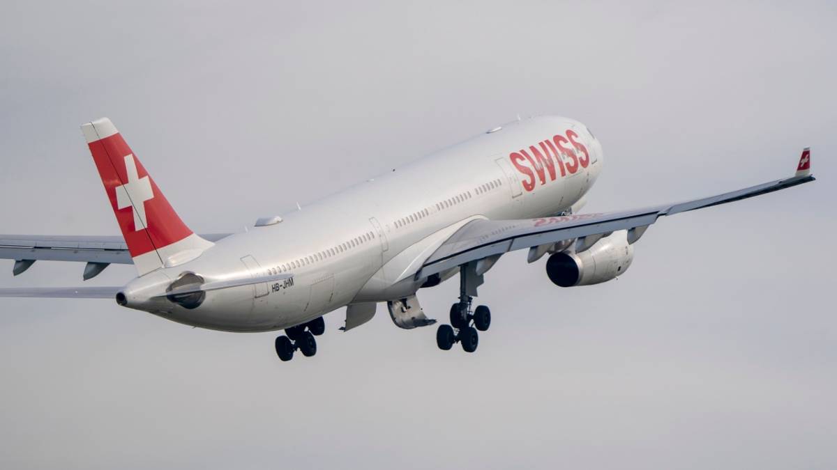SWISS Near-Miss At JFK Airport After ATC Clears 3 Other Aircraft To Cross Runway