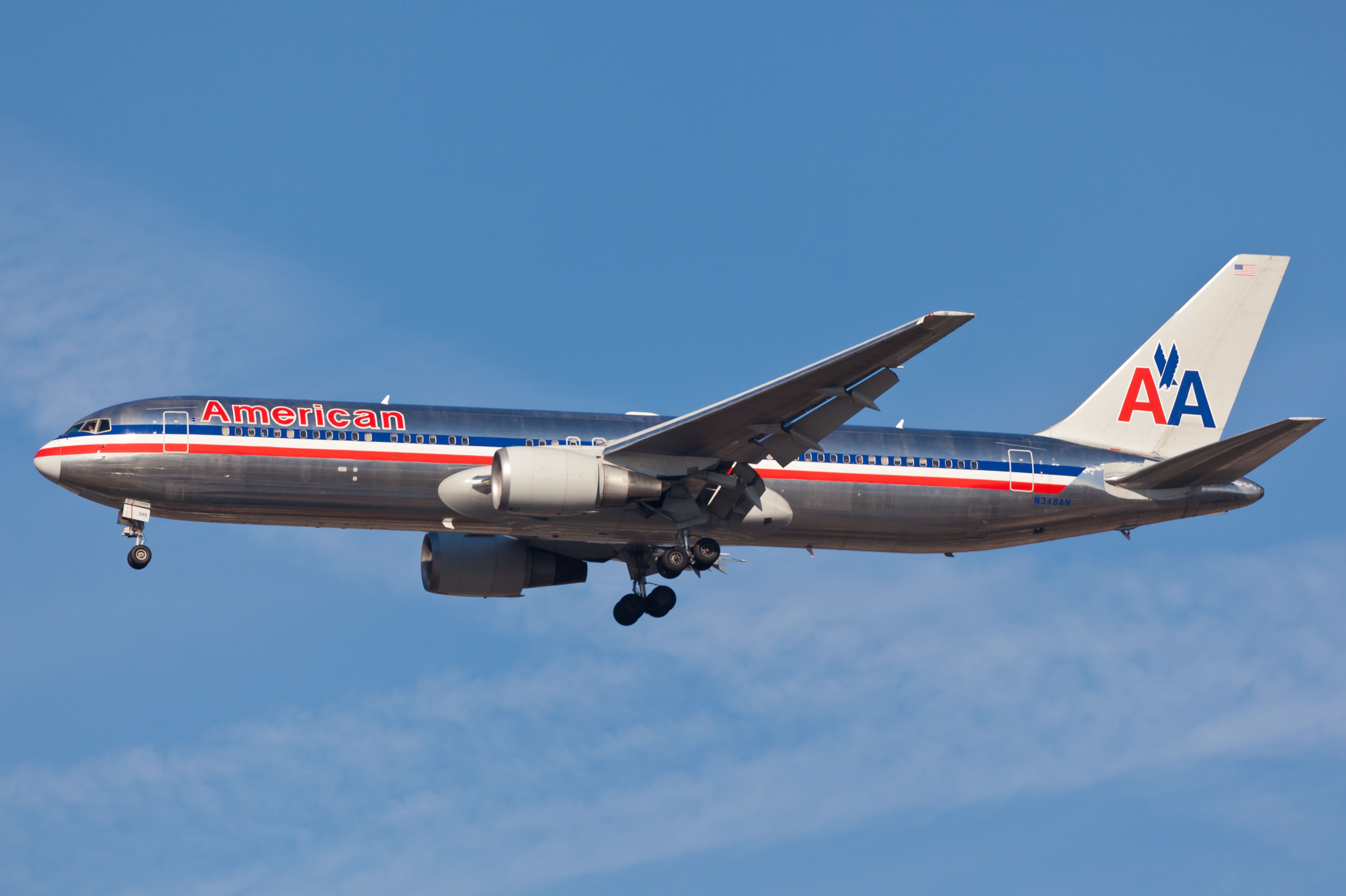 What Is A Cheatline On An Aircraft Livery?