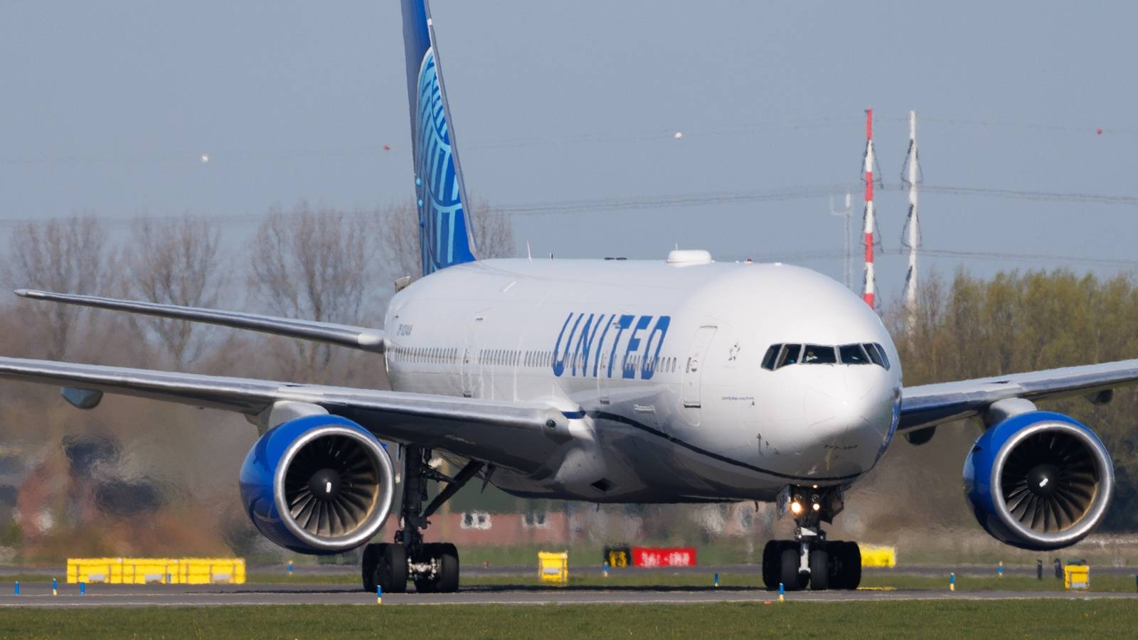 5 US Airlines That Allow Families To Pool Miles