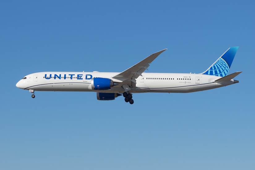 Why The Boeing 787-10 Dreamliner Has Such A Long Fuselage