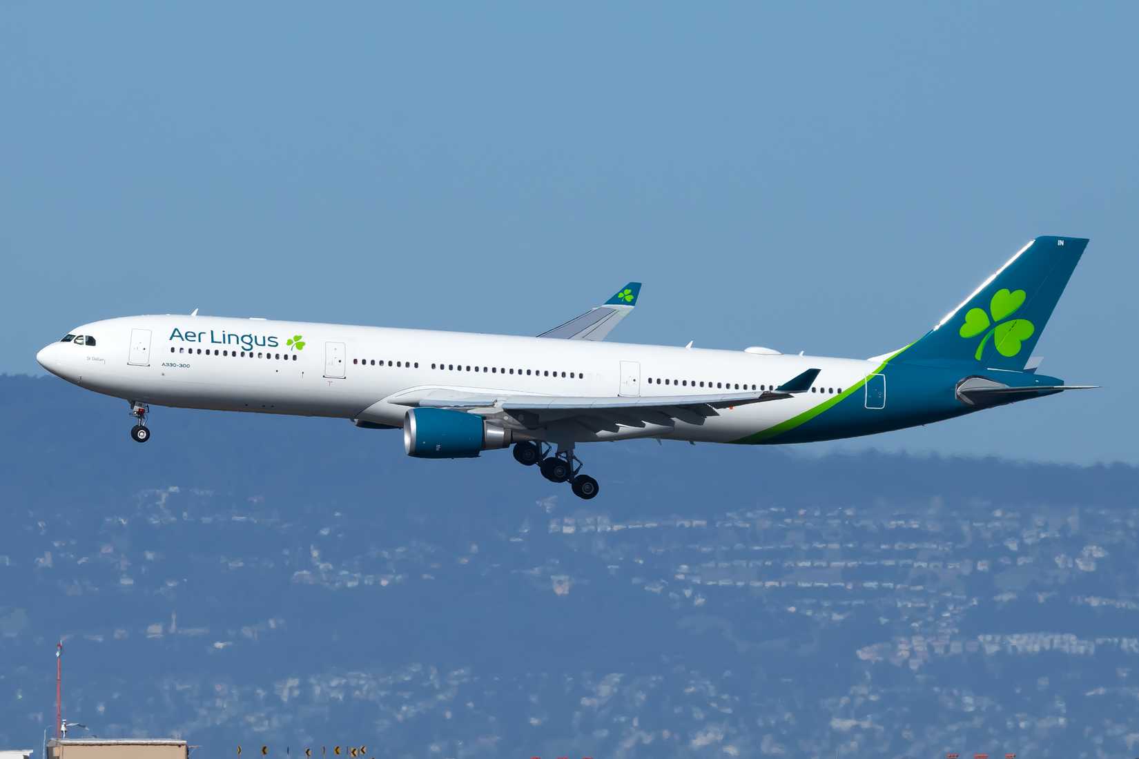 This Unusual Feature Makes Aer Lingus' Airbus A330 Business Class ...