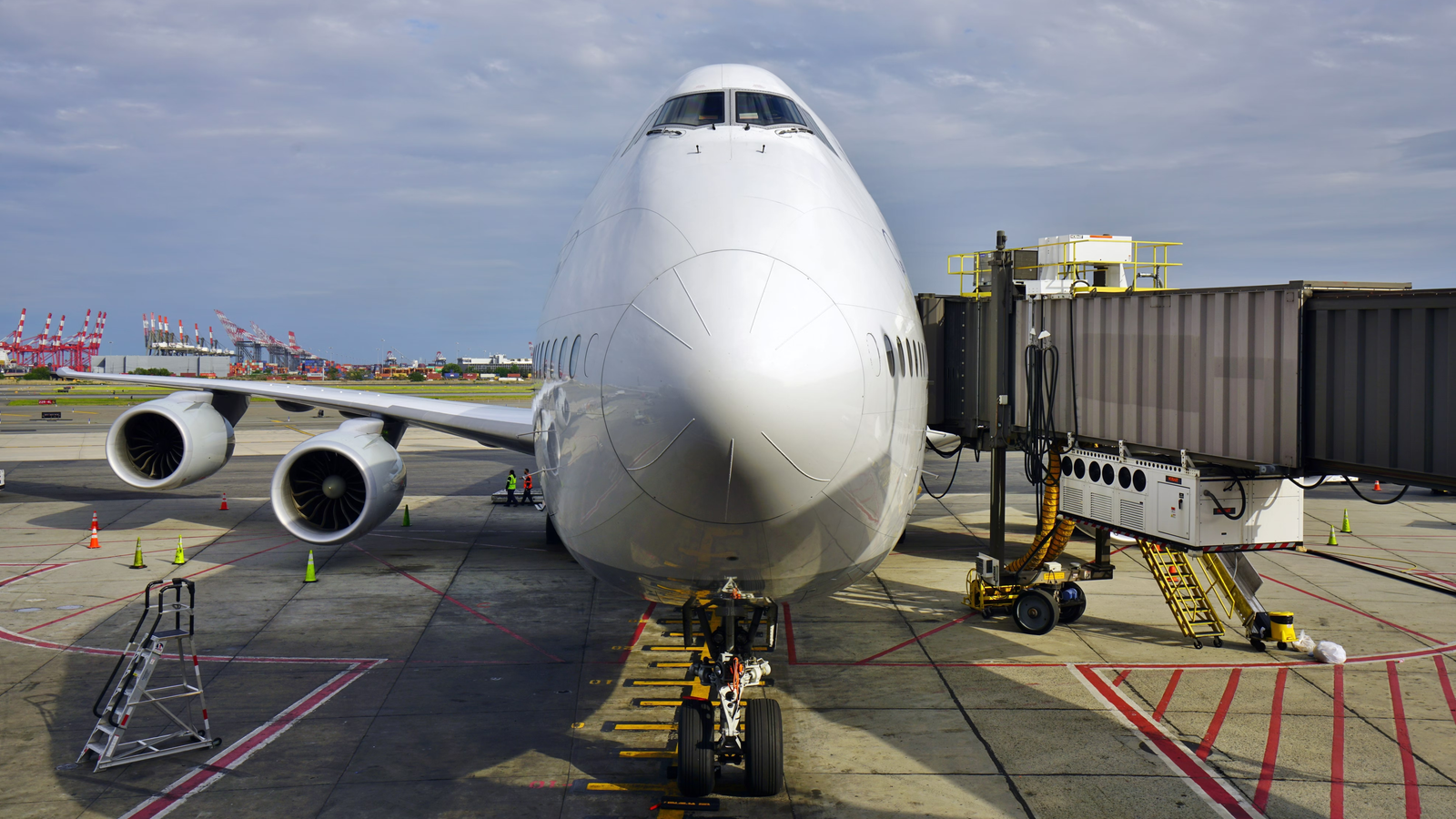 Why Boeing 747s Don't Board On The Upper Deck?