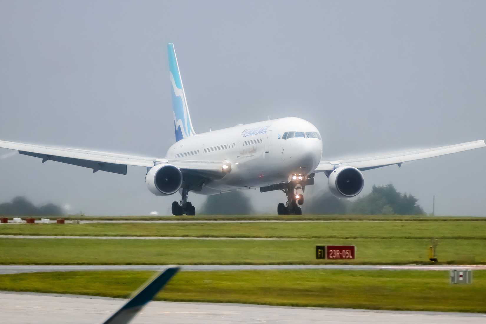 Euroatlantic 767-300ER landing