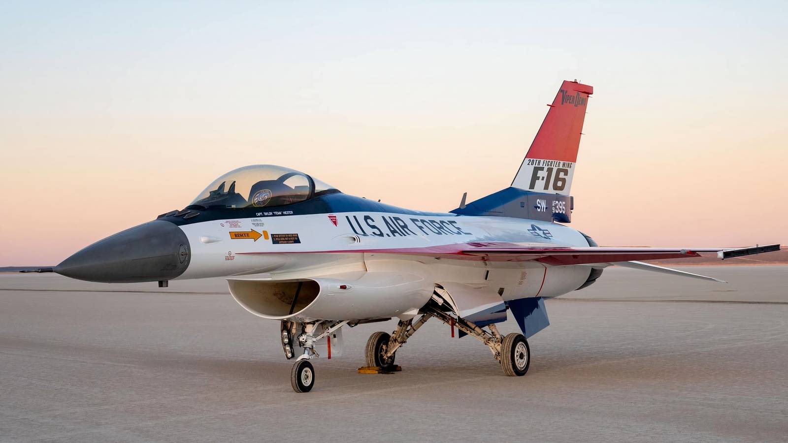 50 Years: USAF Viper Demo Team Paints F-16 In Honor Of 1st Fighting Falcon To Fly