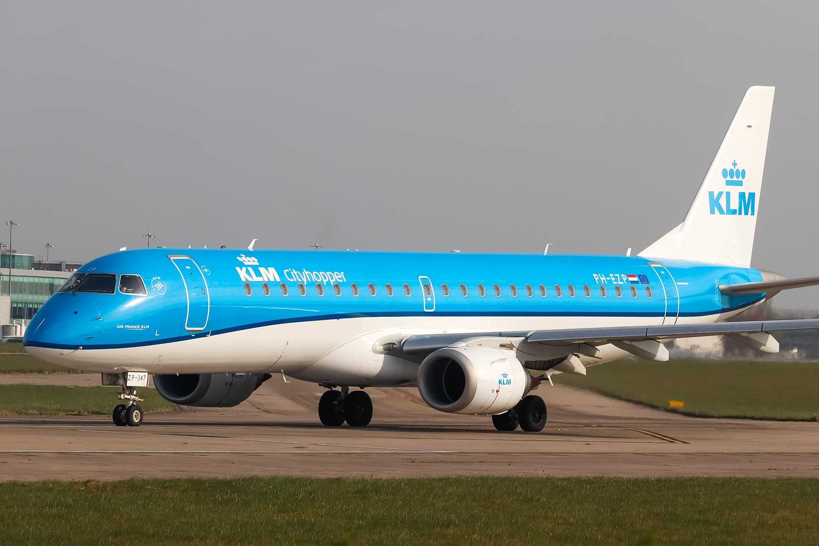 KLM Embraer E190 taxiing at Manchester