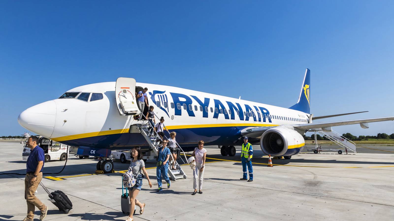 Ryanair Demands 2-Drink Limit At Airports: Here's Why