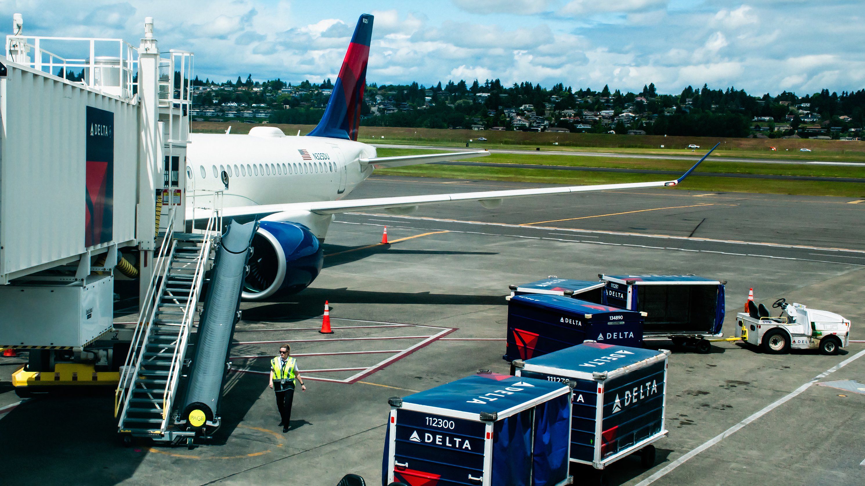 Flight Review: Delta Air Lines Airbus A220-300 First Class From ...