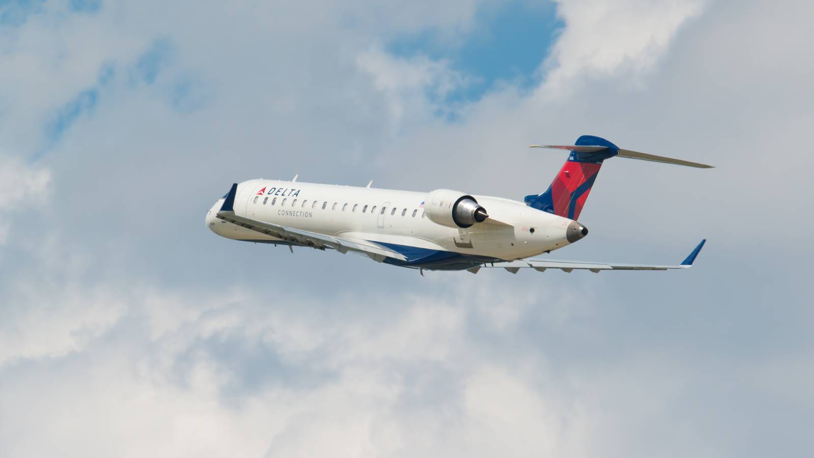 SkyWest Airlines Prepares To Introduce Bombardier CRJ550s Into Fleet By Early Third Quarter