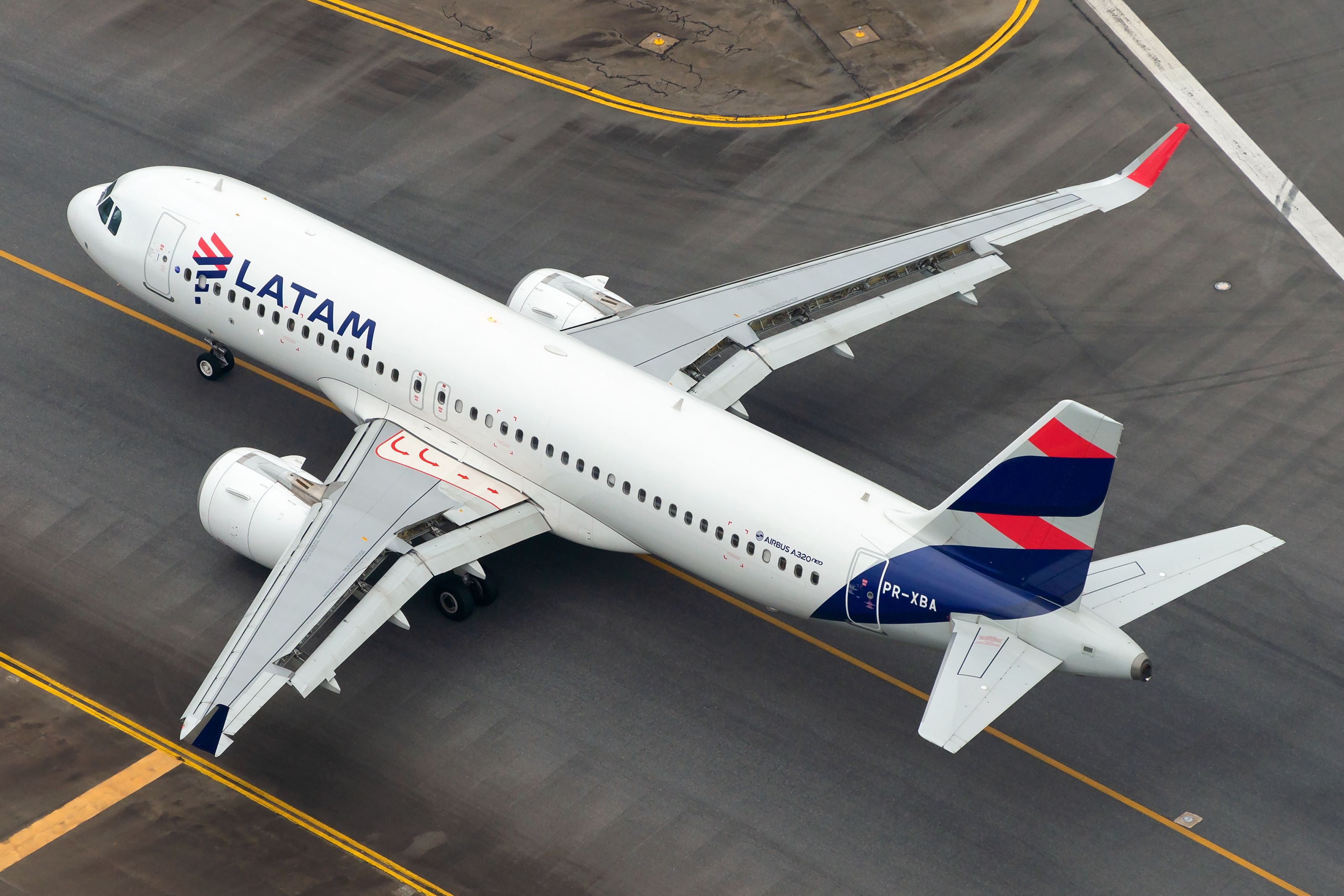 What Are Wing Aspect Ratios & How Do They Differ Between Aircraft Types?