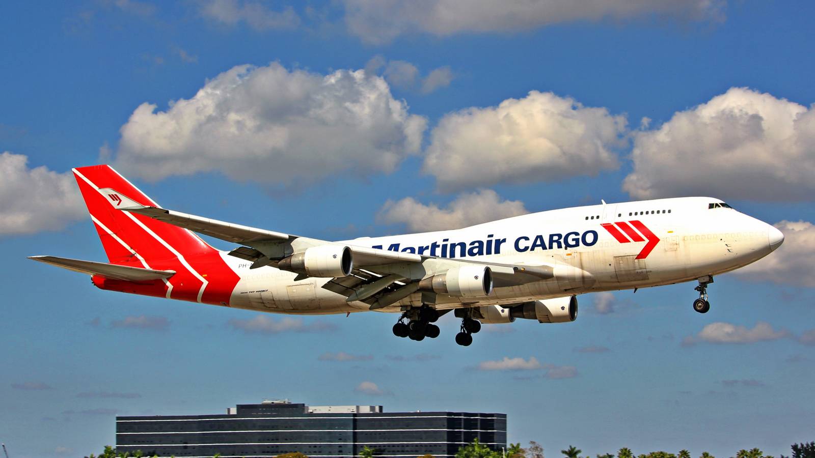 Pride In Flight: Lions Vasylyna & Nikola Travel On Martinair Cargo Boeing 747 To South Africa