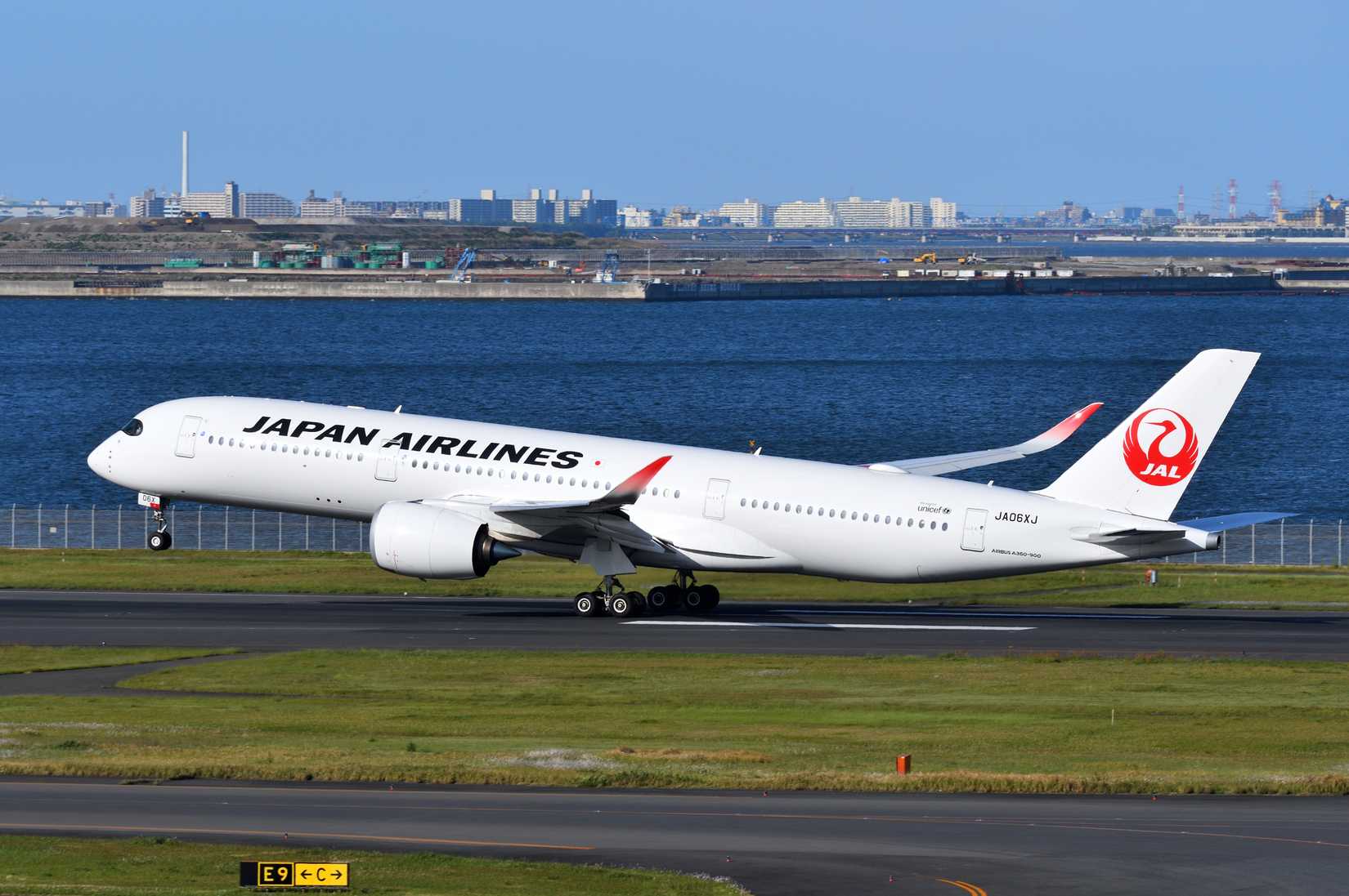 Japan Airlines Airbus A350