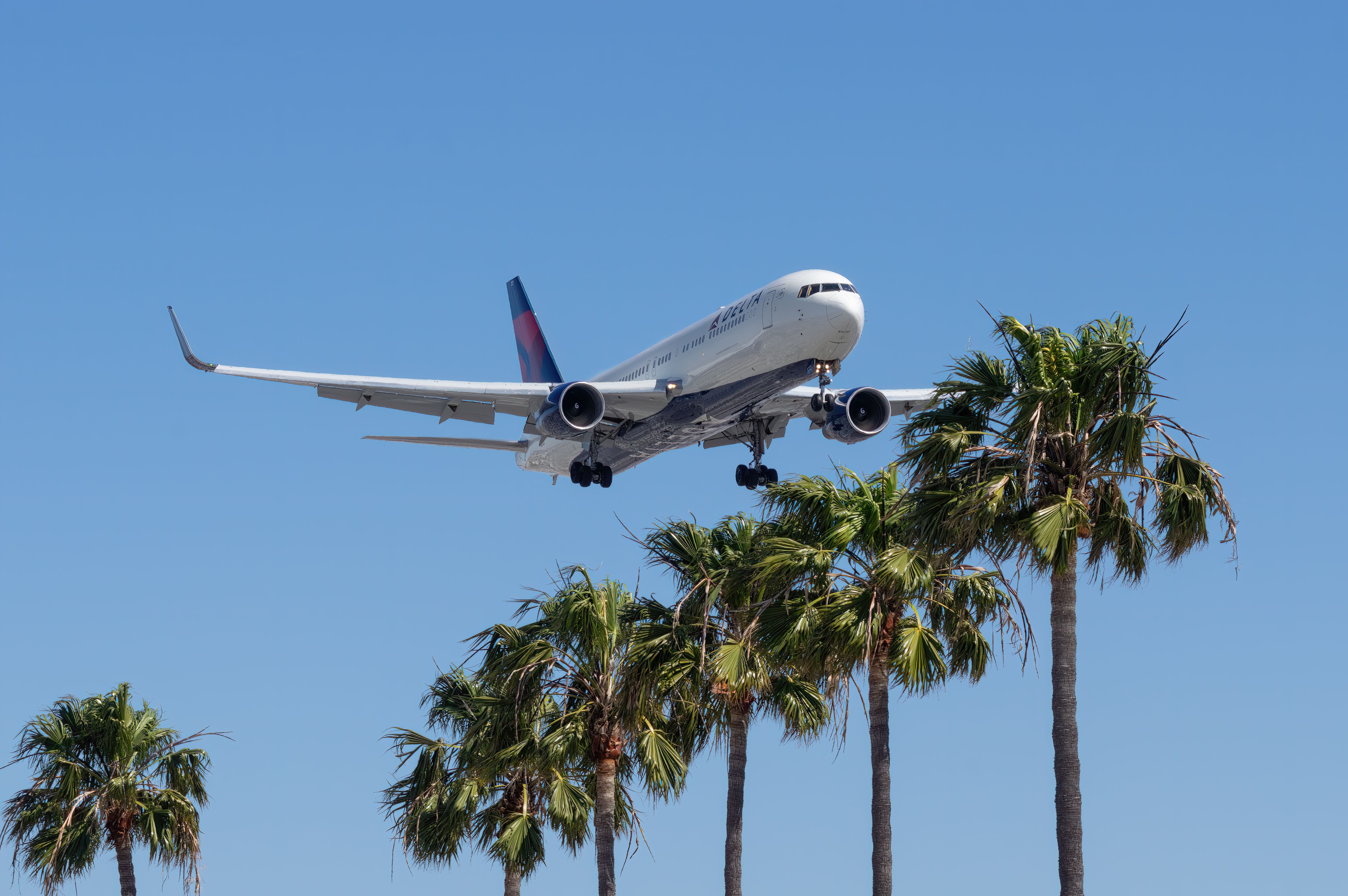 The 5 Kinds Of Transcontinental Flights Between New York City And Los Angeles International Airport