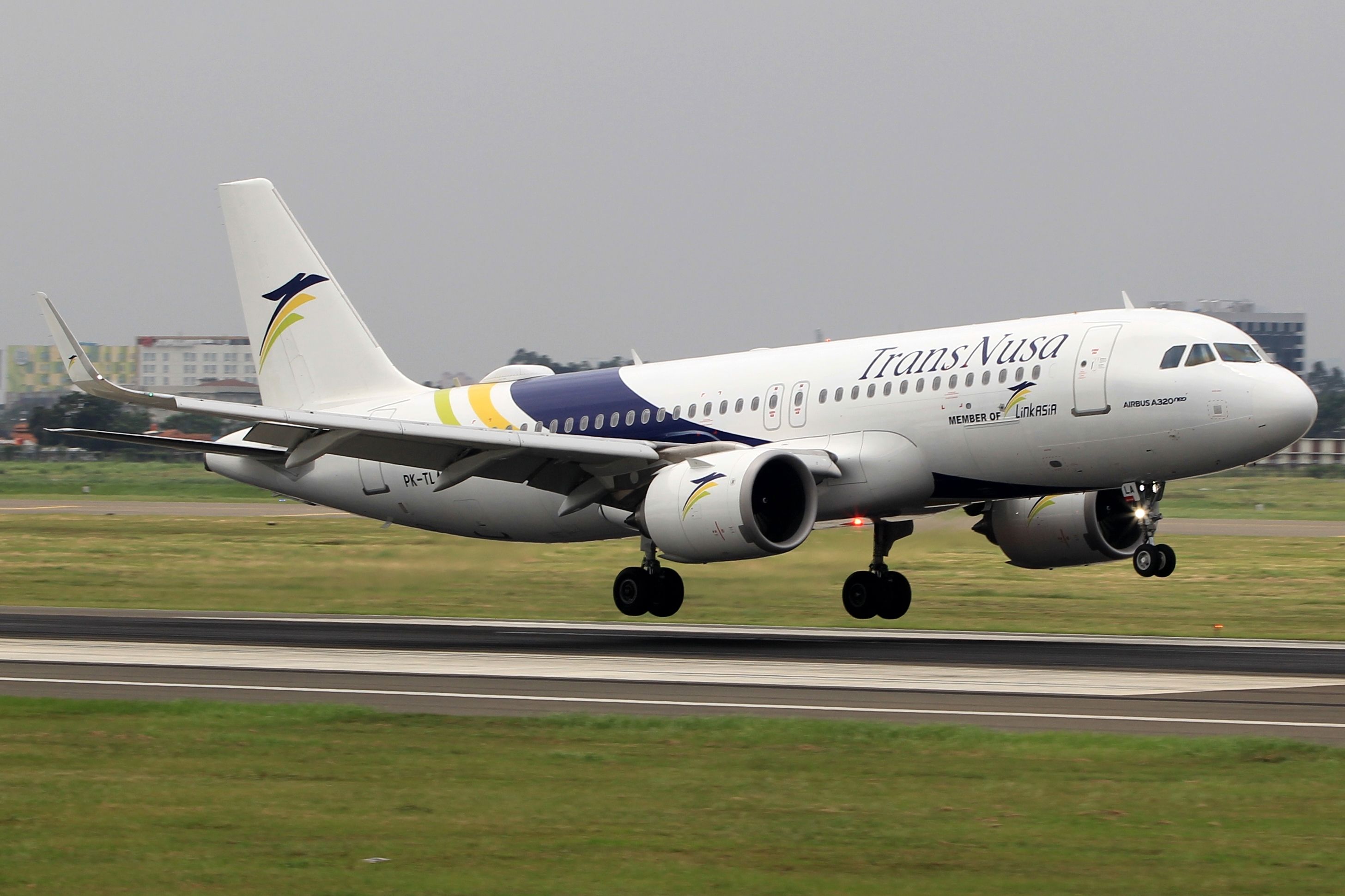 TransNusa Ground Worker Hospitalized After Falling From Airbus A320 In Jakarta