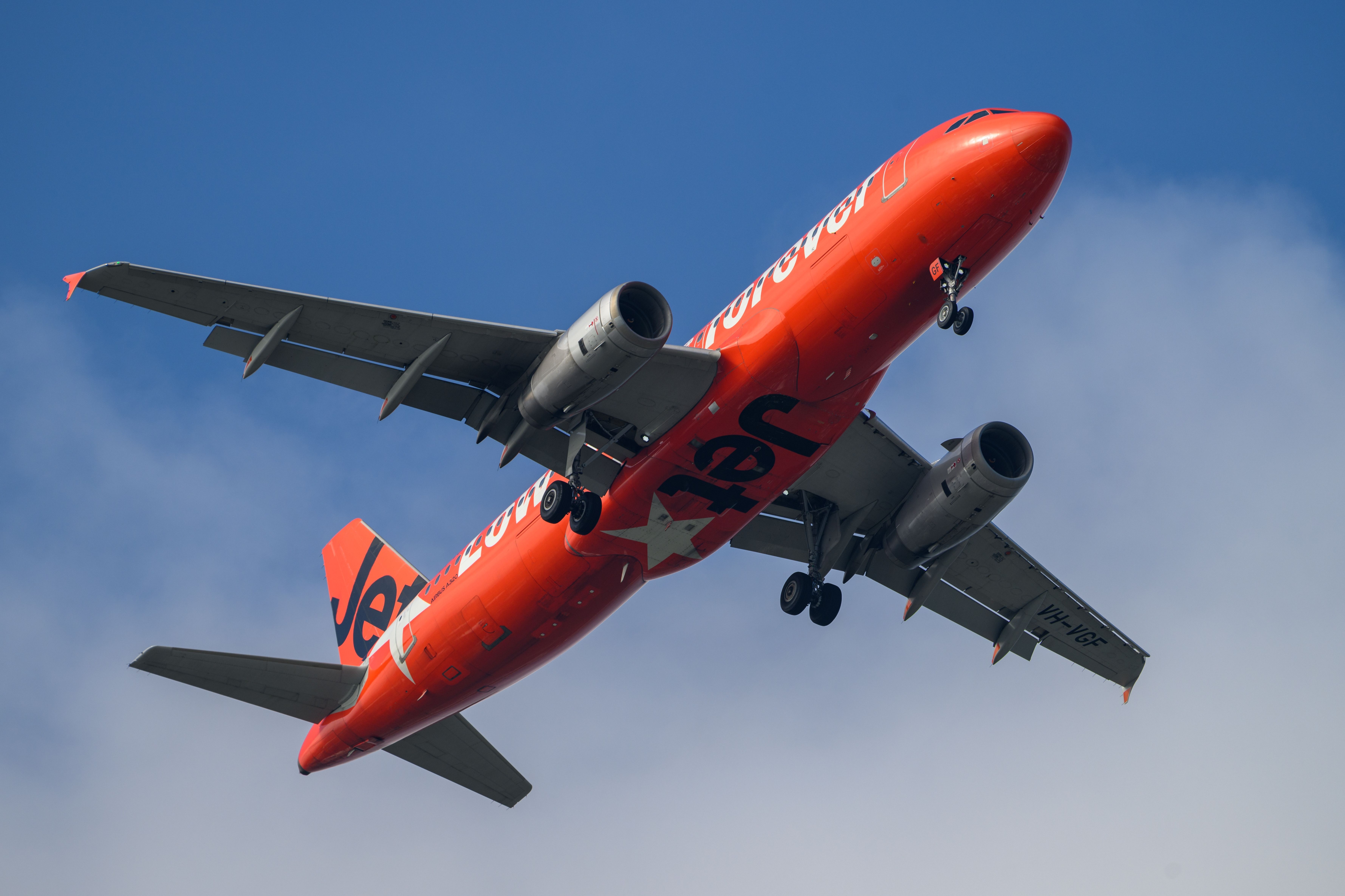 Jetstar Airbus A320 Veers Off Runway At Christchurch Airport Due To Hydraulic Failure