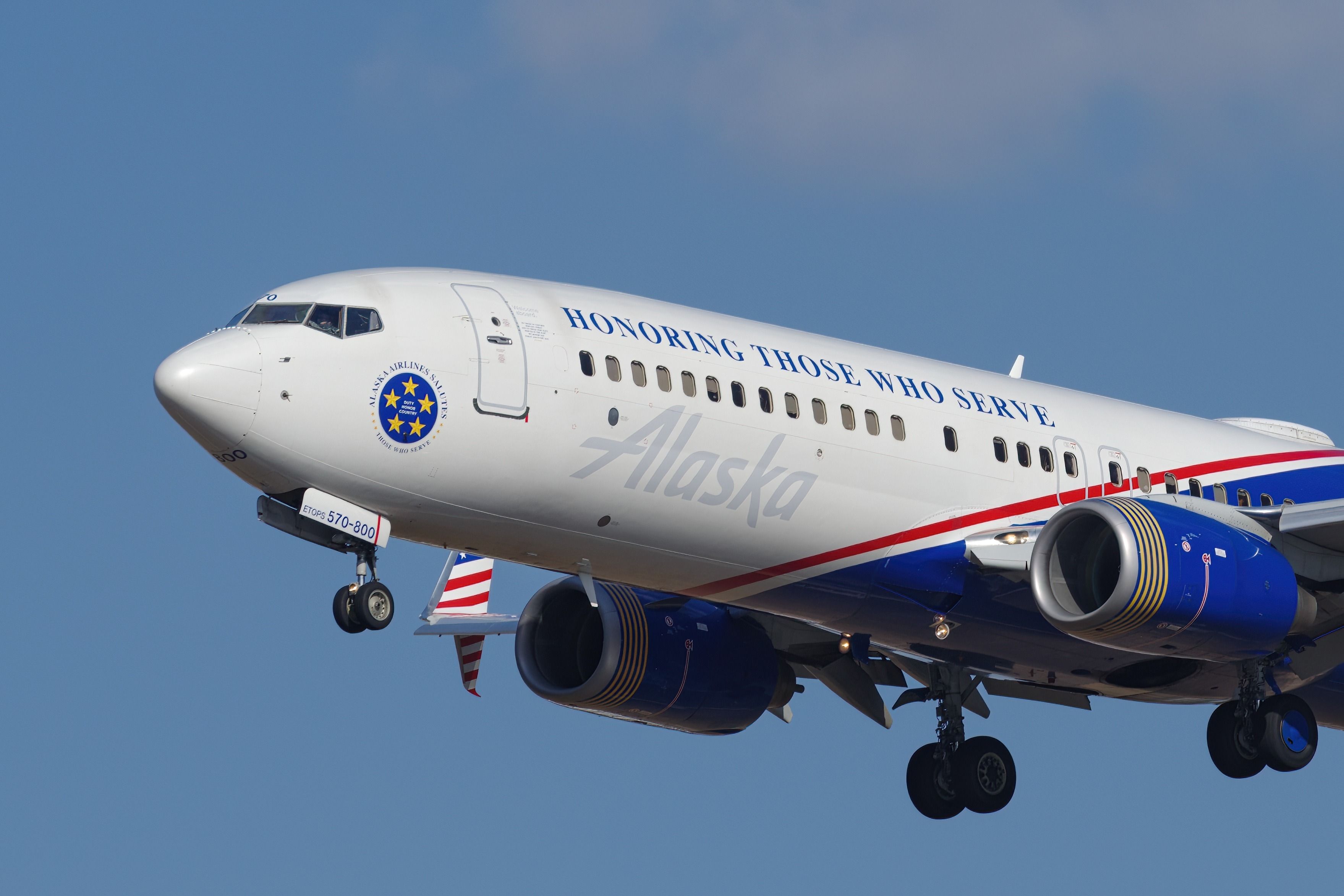Memorial Day: Alaska Airlines 2nd Boeing 737 MAX 8 Seen In Special “Honoring Those Who Serve” Livery