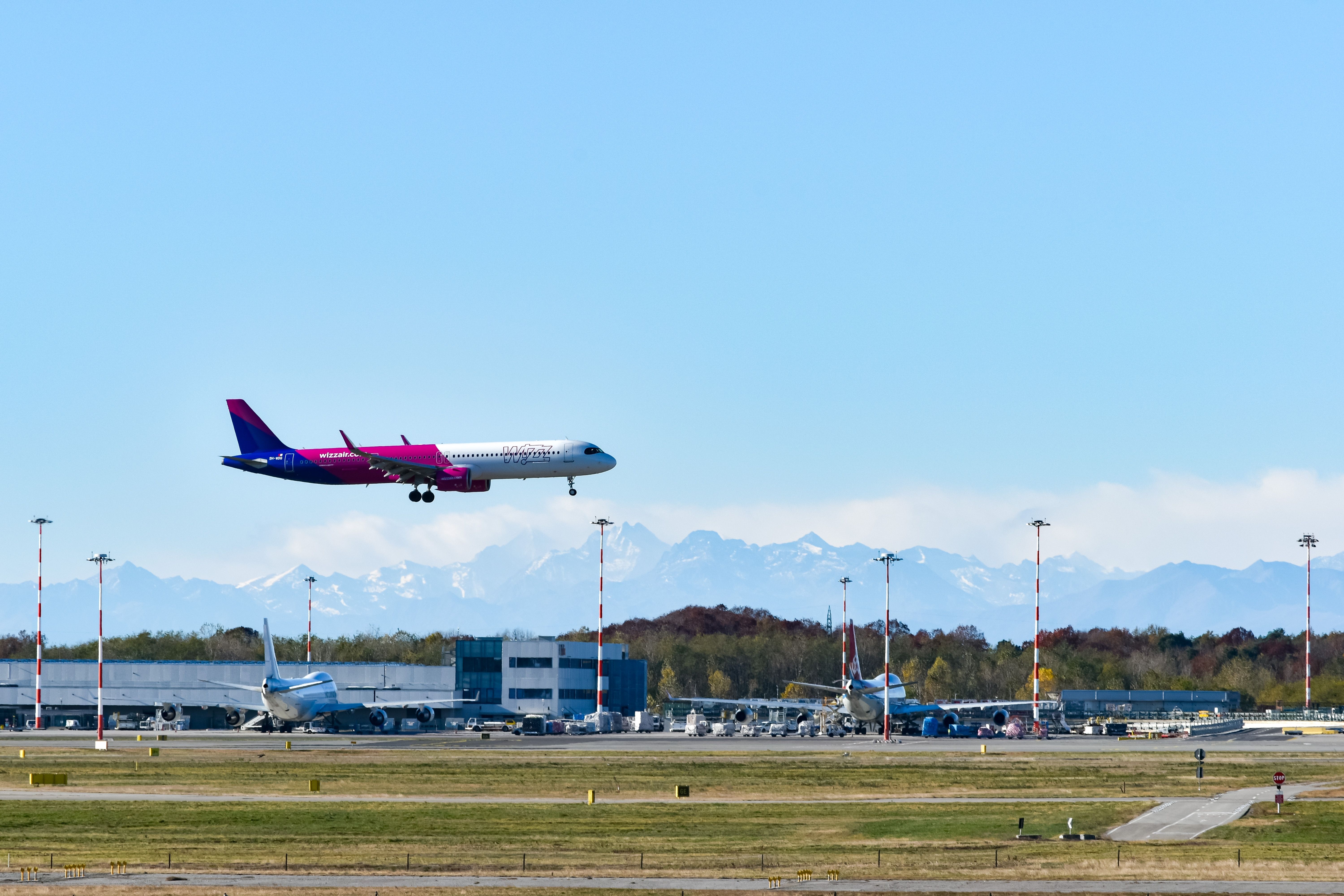 Wizz Air Pilots And Flight Attendants Plan A 4-Hour Strike