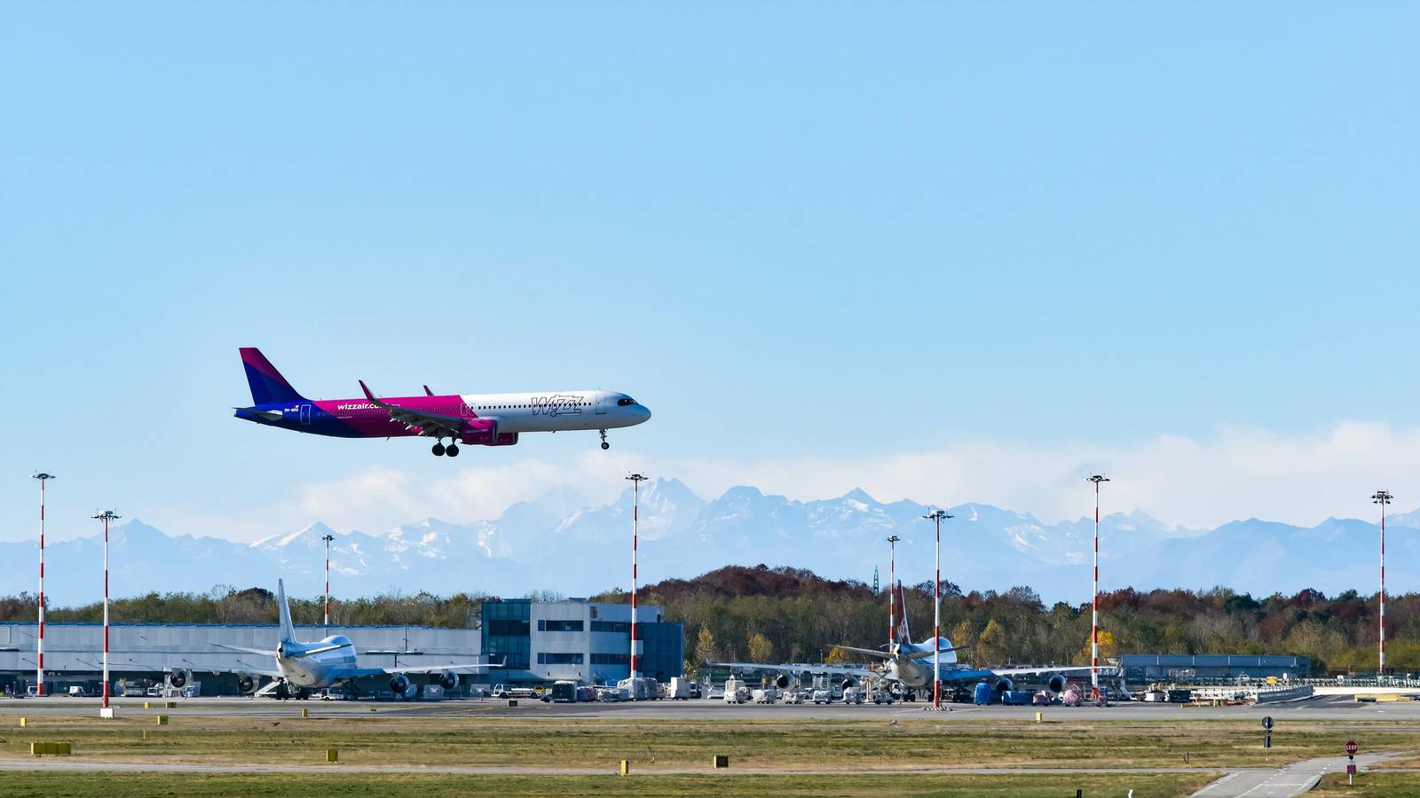 Wizz Air Pilots And Flight Attendants Plan A 4-Hour Strike