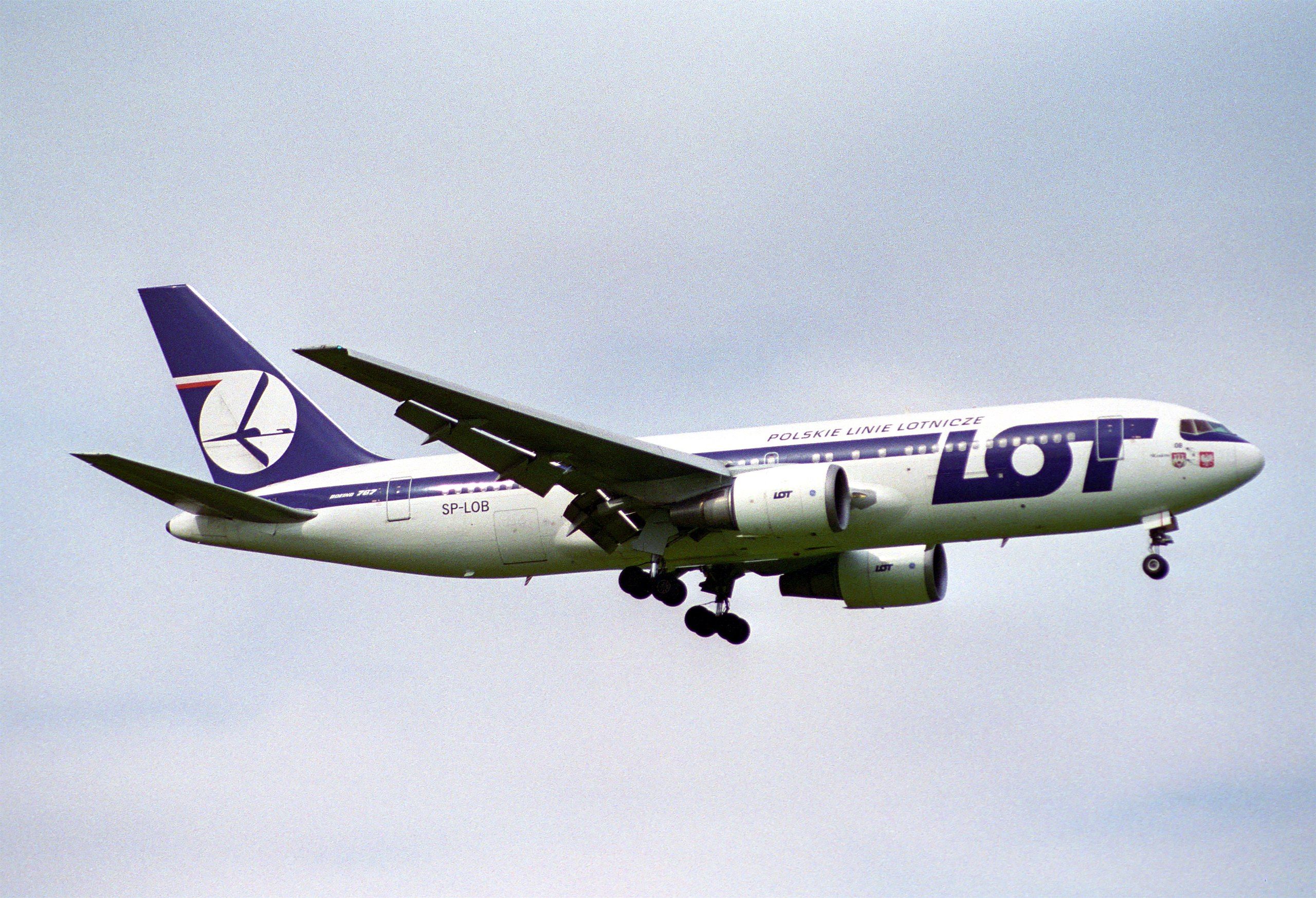 LOT Polish Airlines Boeing 767-200ER Inflight