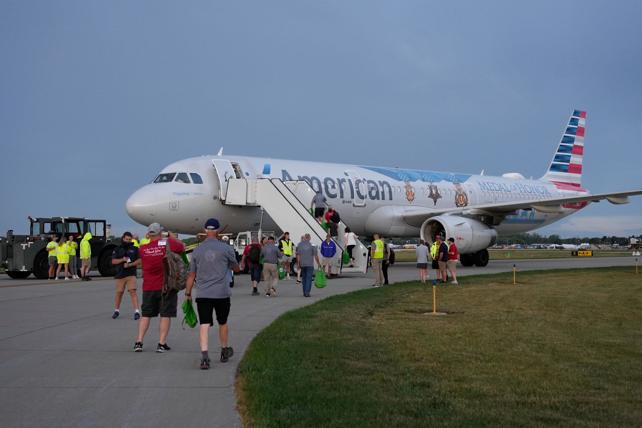 100 Vietnam War Vets Will Take EAA AirVenture Yellow Ribbon Honor Flight To Washington DC For 10th Year