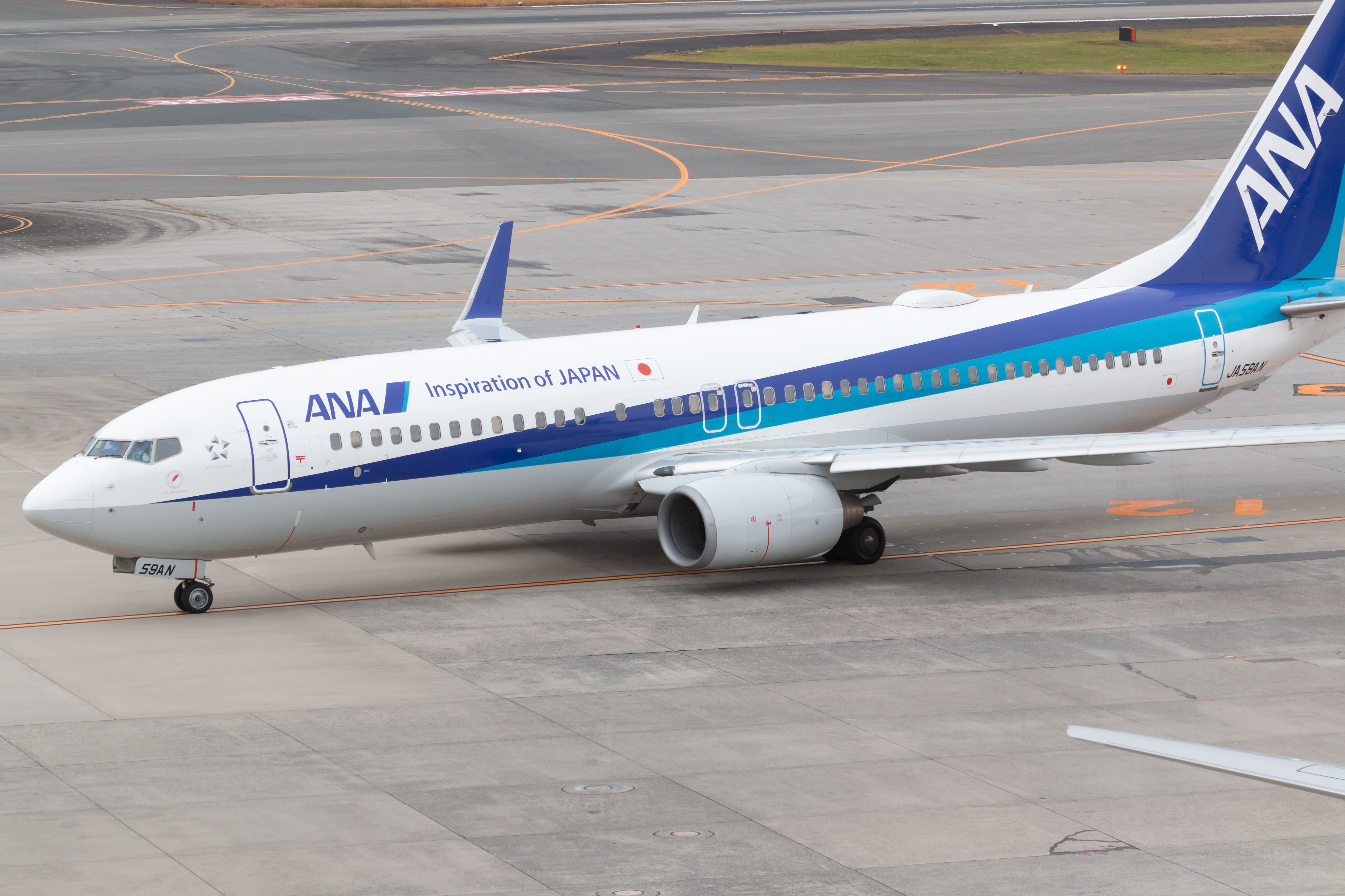 ANA Boeing 737 Initiates Emergency Descent Following Loss Of Cabin ANA Boeing 737 Initiates Emergency Descent Following Loss Of Cabin