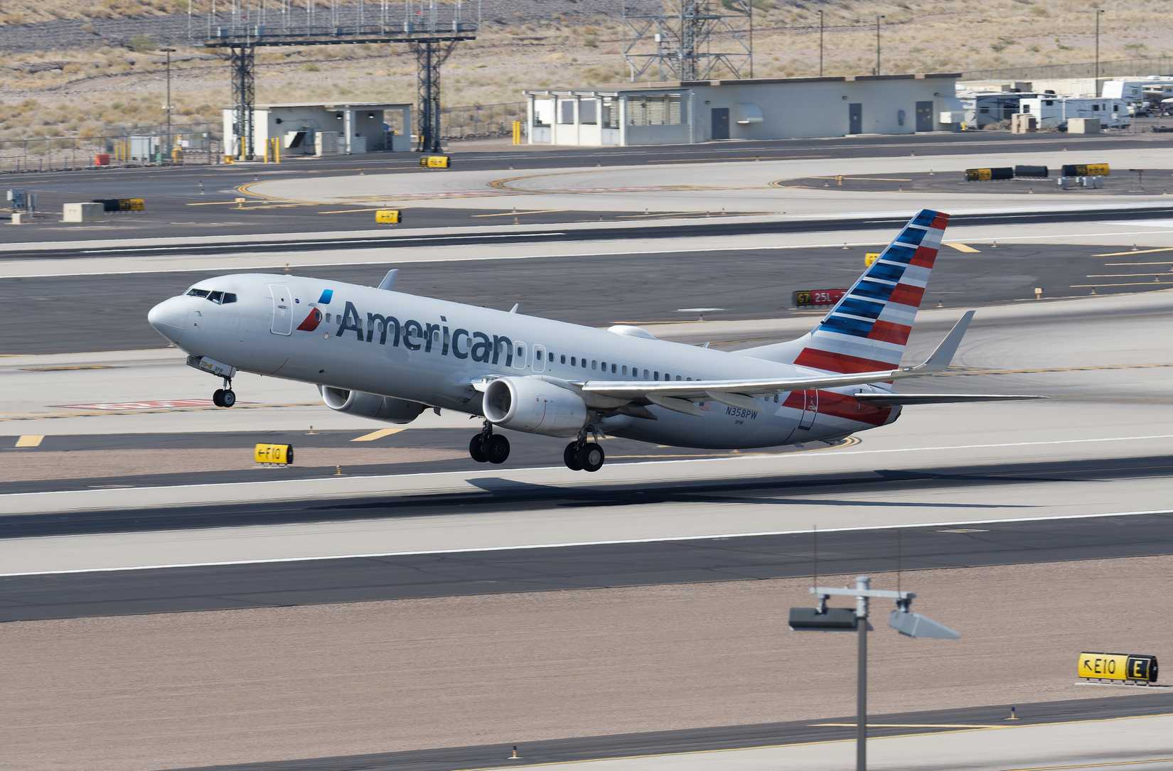 American Airlines Boeing 737-800 Damaged After Garbage Truck