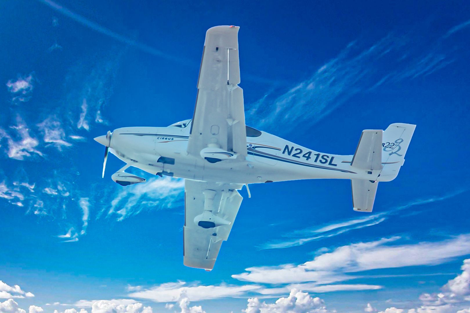 Parachuting Plane: The Unique Features On The Cirrus SR22