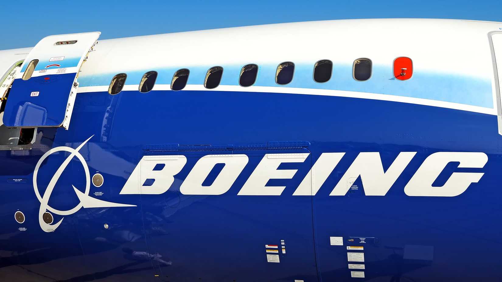 Boeing logo on the manufacturer's livery on a Boeing 787 