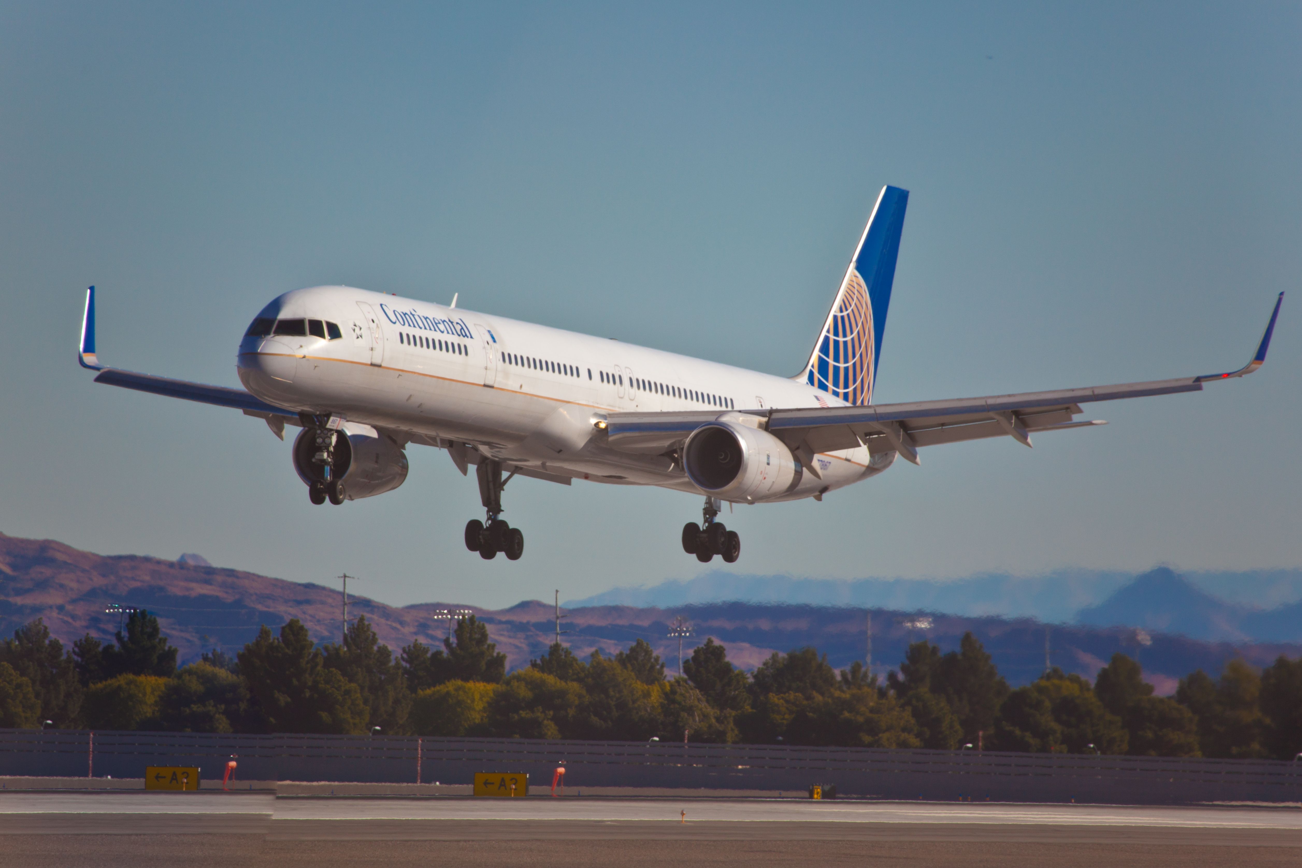 Why Everyone Loved This Continental Airlines Boeing 777-200ER