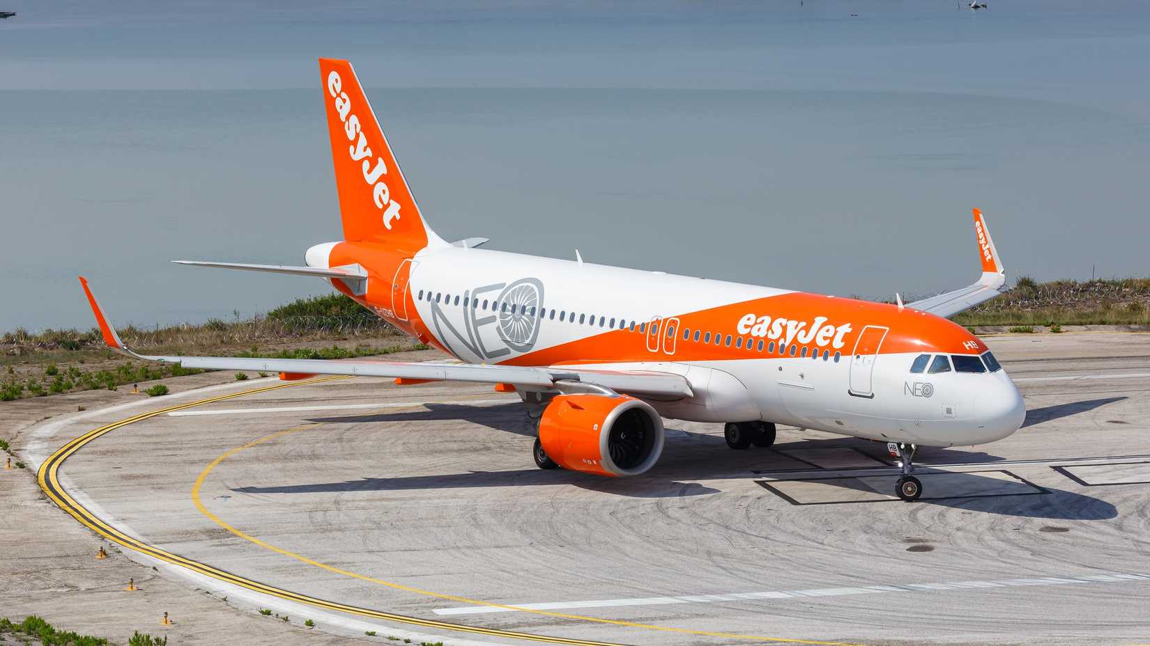 easyJet Airbus A320neo taxiing at CFU