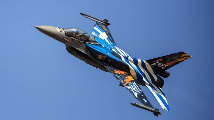 F-16 painted in Greek national flag